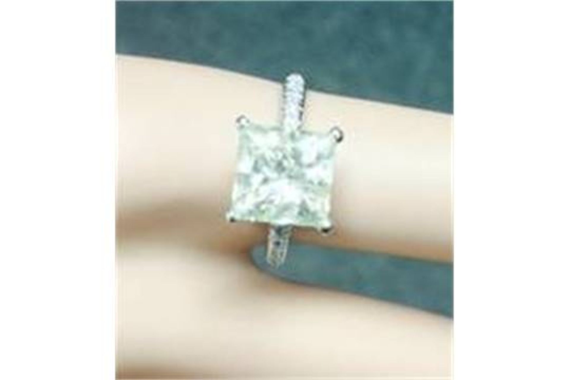 4.80ct Diamond Ring set in 14ct white gold. - Image 5 of 6