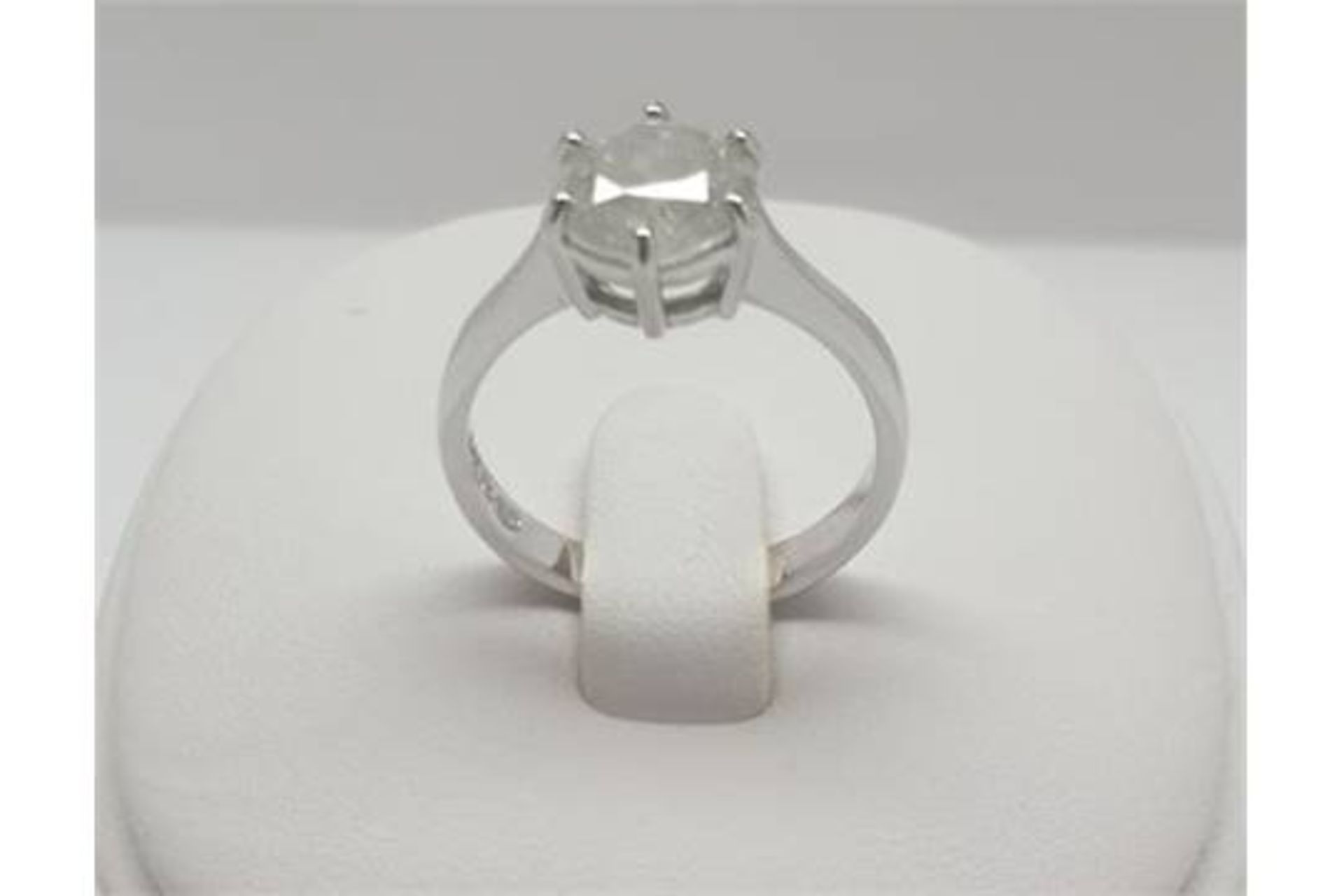 A 2.0 Carat Diamond Ring. This auction is for Diamond ring set in 9K white gold,