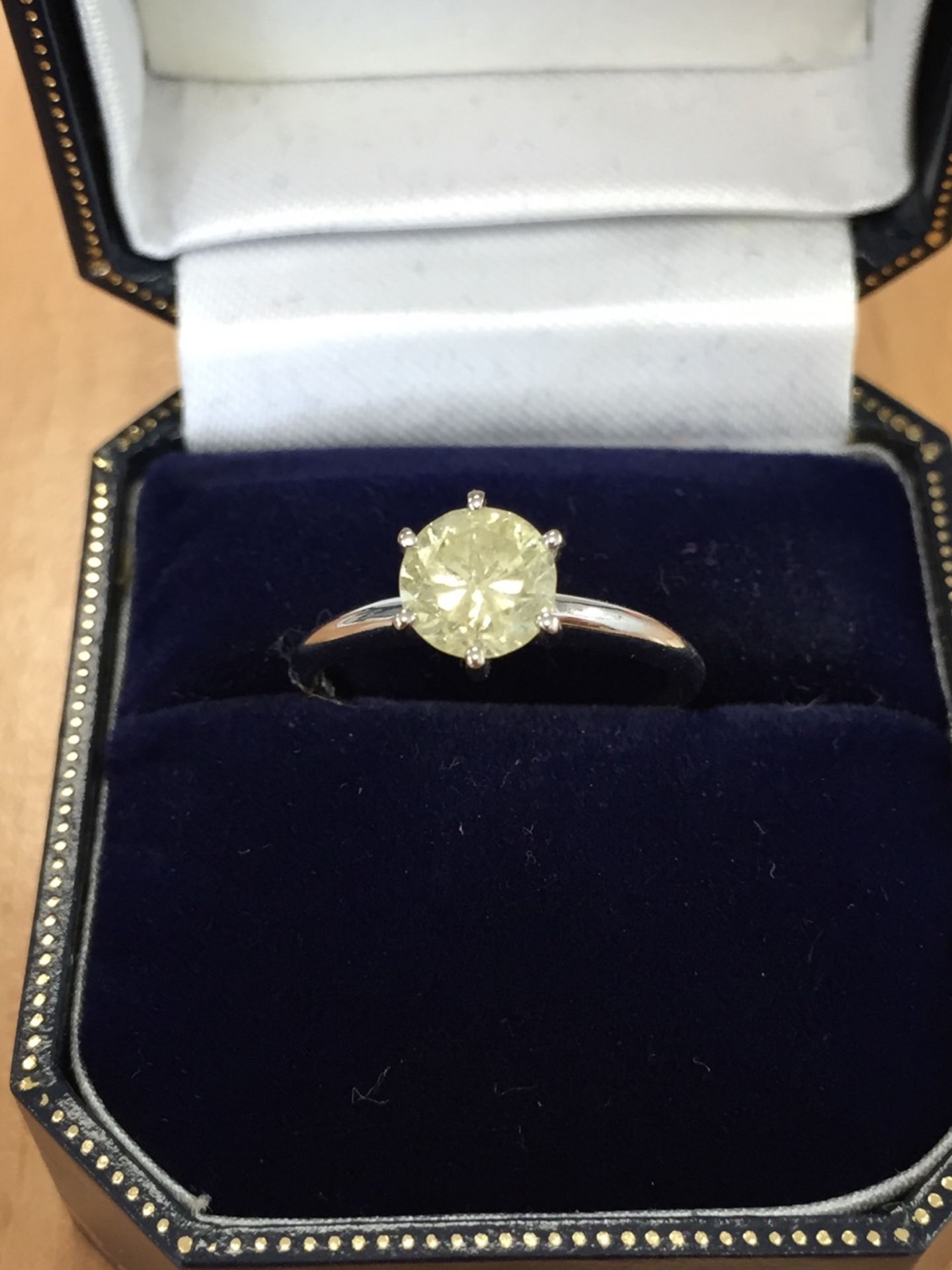 1.1 Carat Diamond - Solitaire Engagement Ring - Image 11 of 12