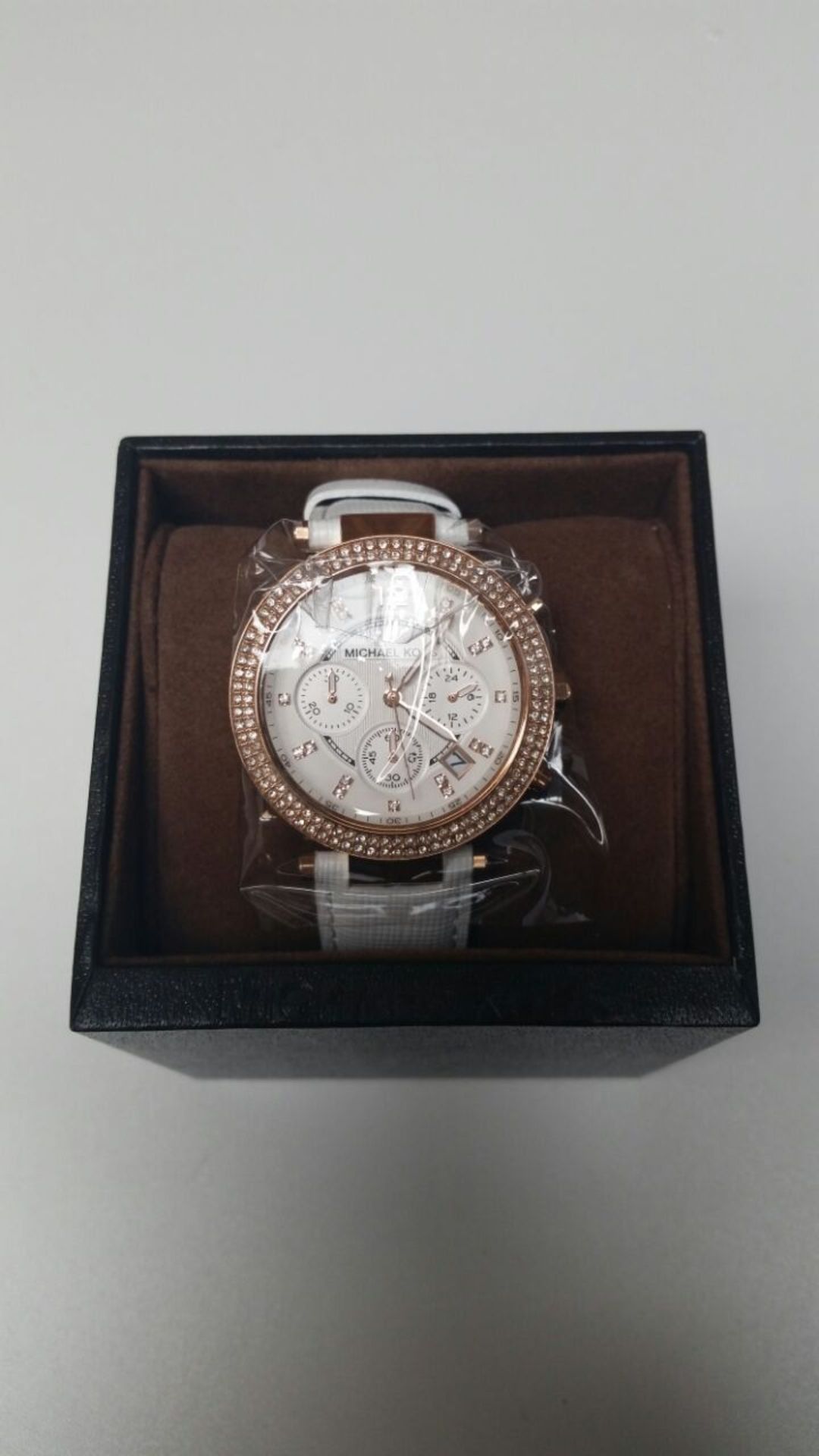 BRAND NEW MICHAEL KORS MK2281, LADIES ROSE GOLD COLOURED PARKER CHRONOGRAPH WATCH, WITH A WHITE