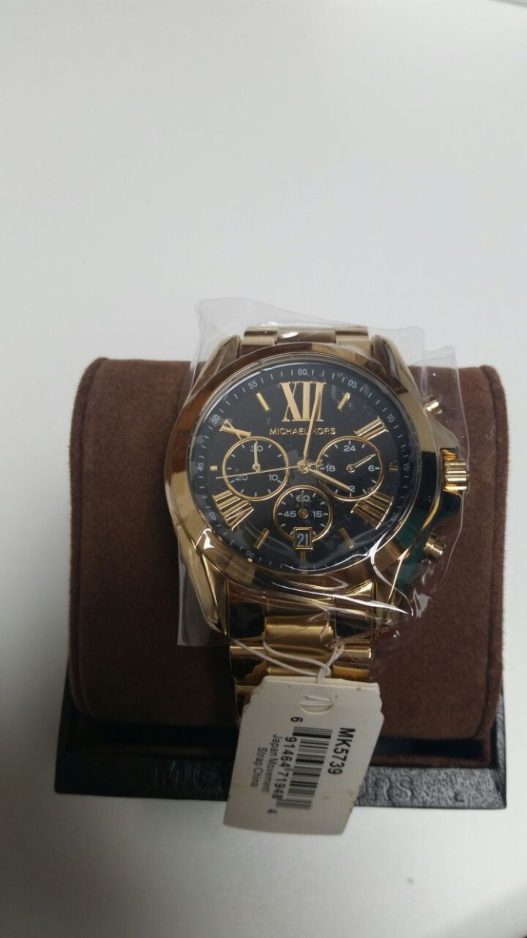 BRAND NEW MICHAEL KORS MK5739, LADIES GOLD COLOURED CHRONOGRAPH WATCH, WITH A BLACK CIRCULAR