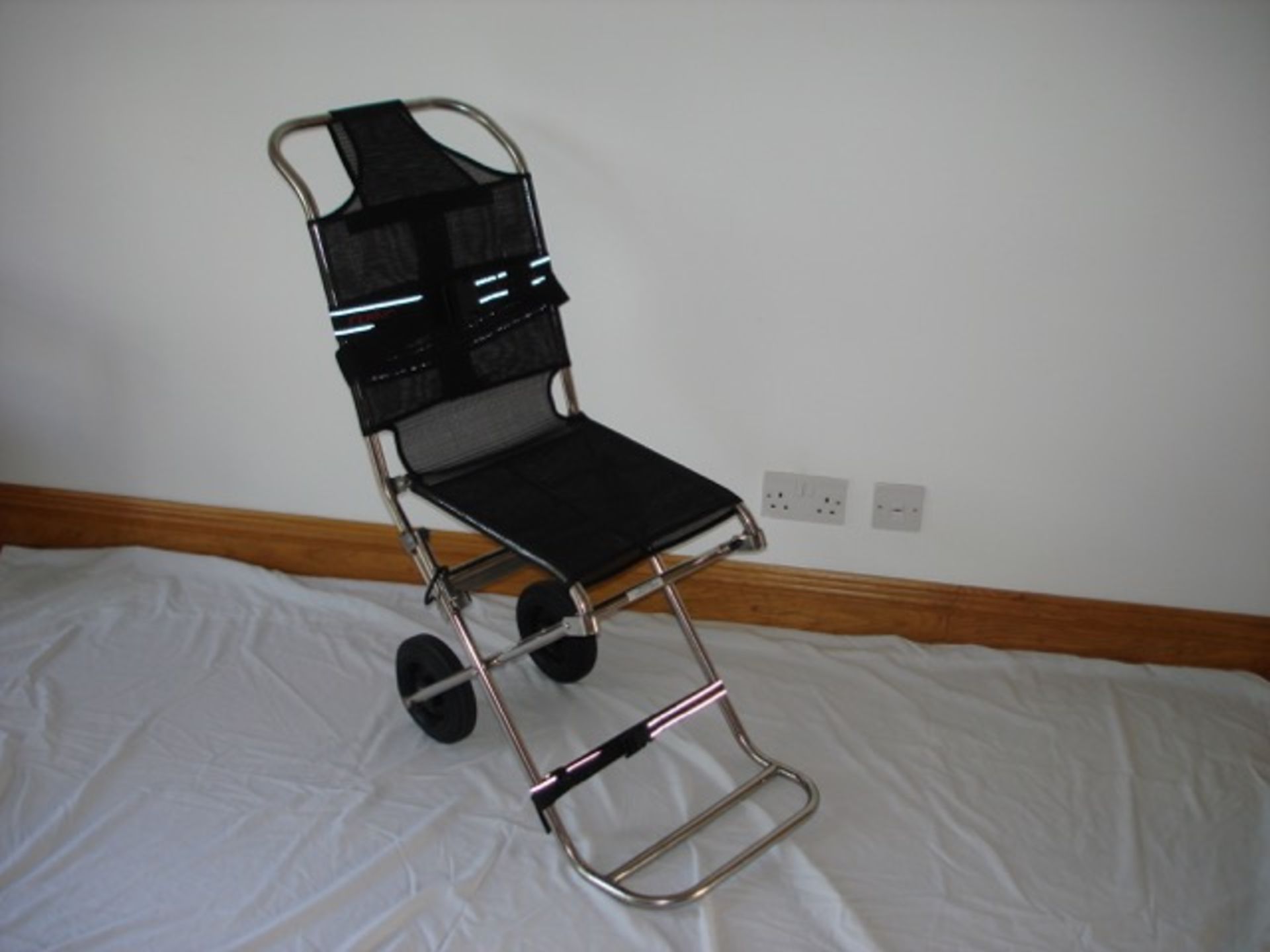 10 x FERNO DECON COMPACT 1 PATIENT CARRY CHAIR, new, never used still in box. ideal for nursing - Image 5 of 5