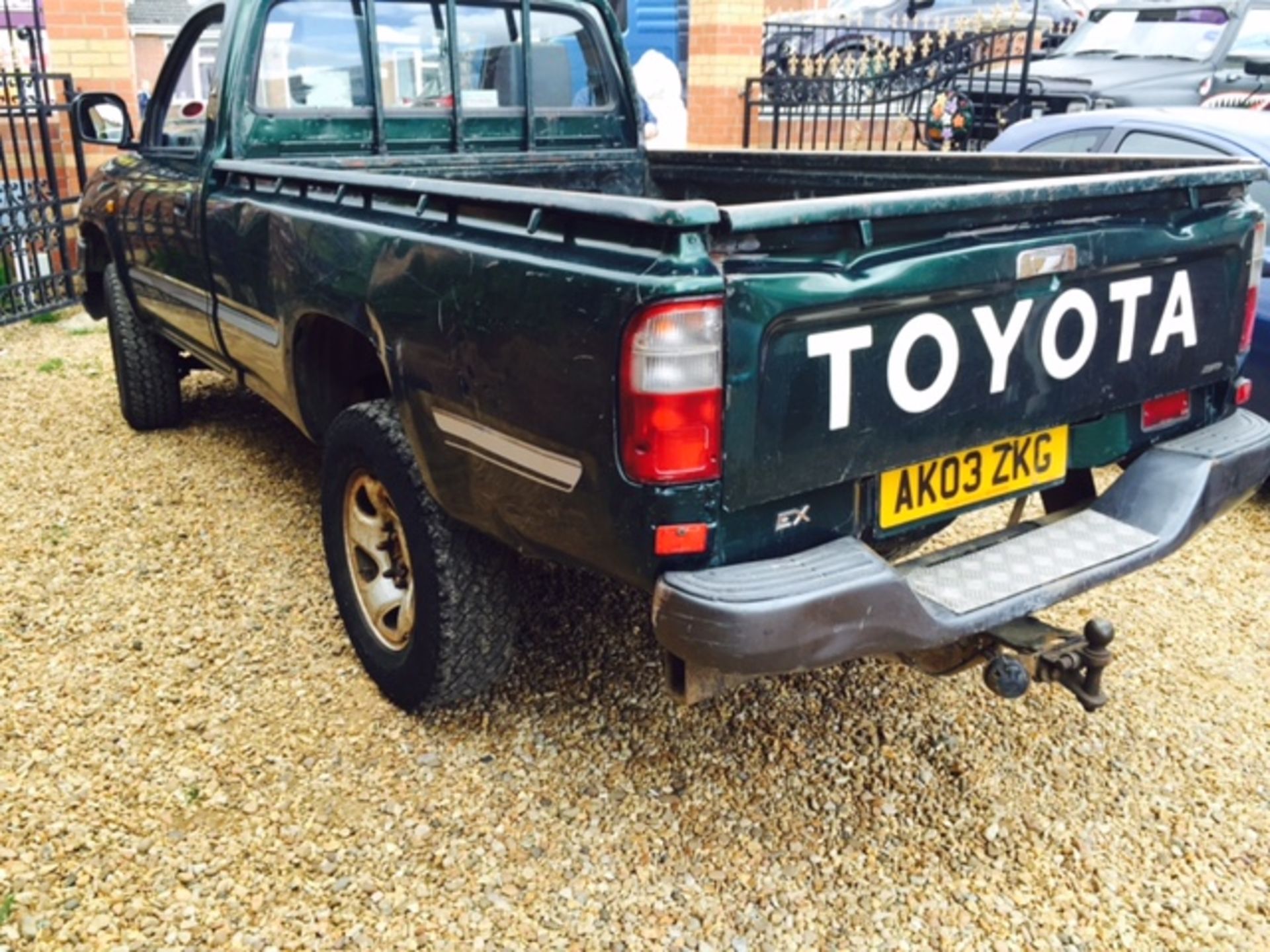 2003 Toyota Hilux - Image 4 of 8