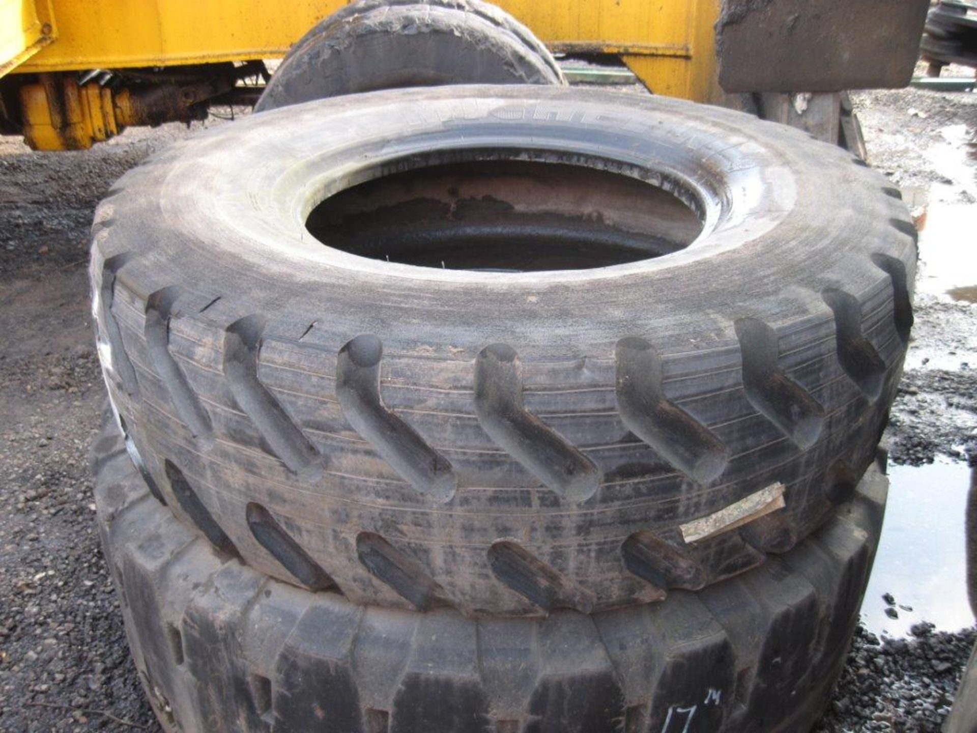 15.5 R 25 Tyre
Recently remoulded michelin casing