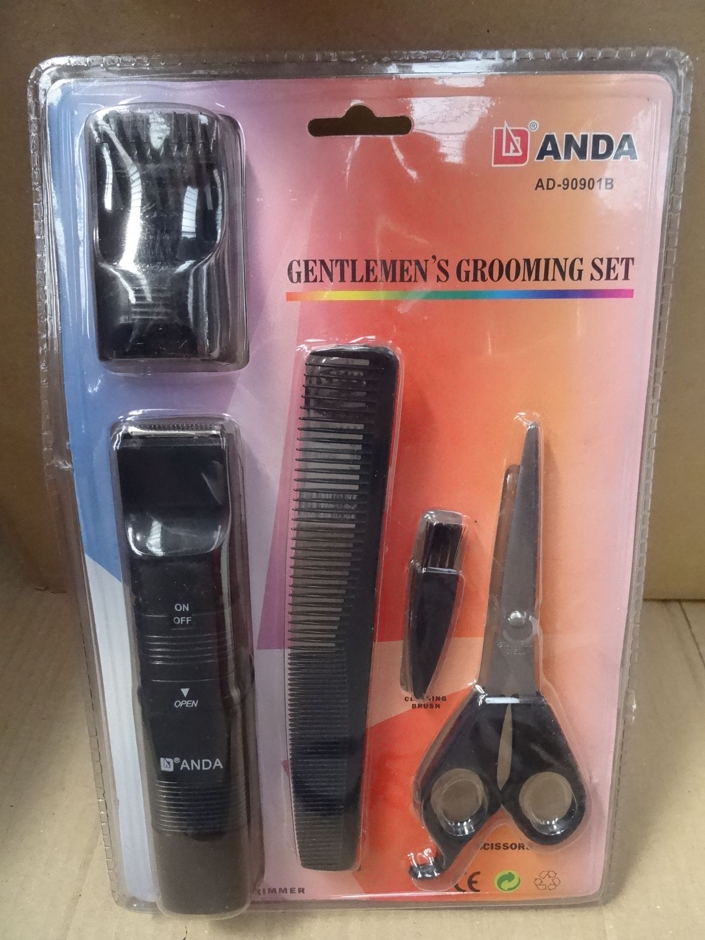 10 x Anda Gentlemens Grooming Sets. Brand new and Packaged. Includes: Beard & Hair Trimmer, Comb,