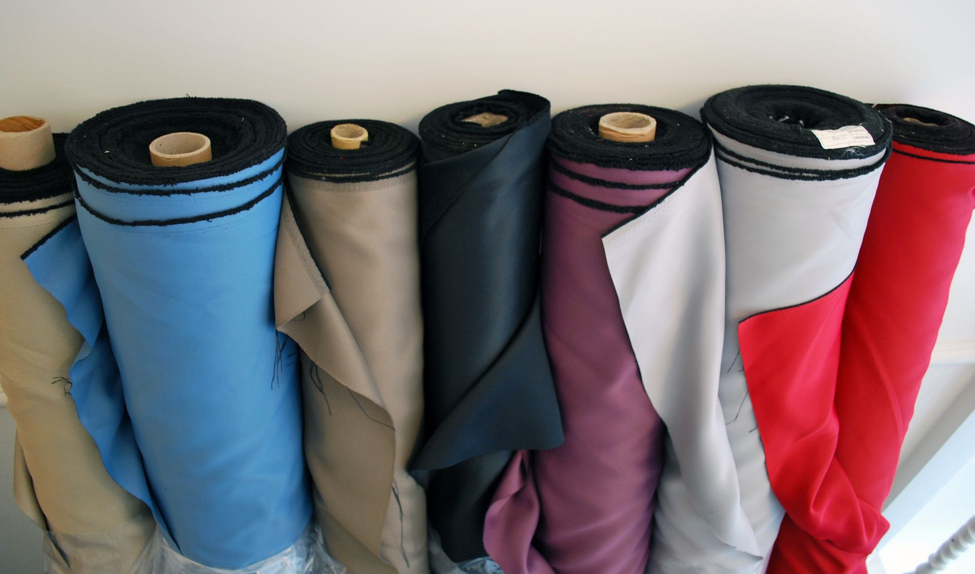 7x fabric rolls; Dimout fabric; Polyester; fire retardant; width approx. 150cm; solid colours - Image 3 of 3