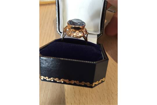 14k Gold & Topaz Ring - 5.5 Gram Gold Weight - Stone appox 5-6 Carat - Image 3 of 7