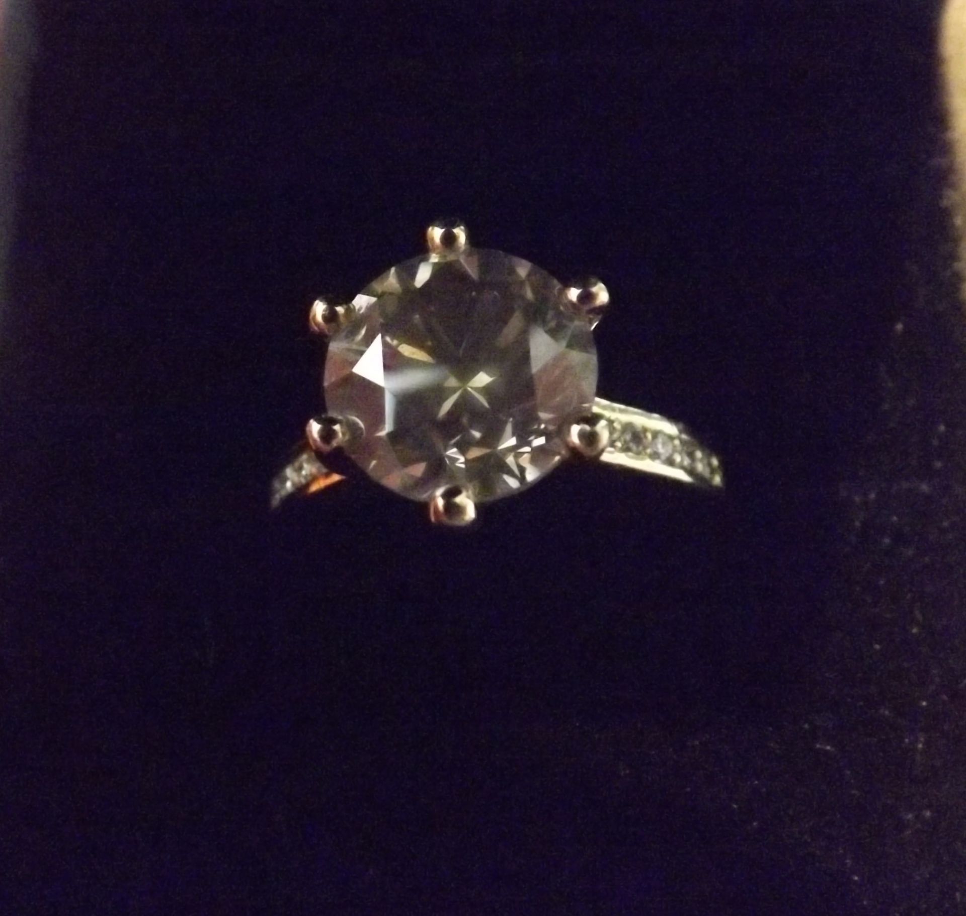 A 3.5 Carat Diamond Solitaire Ring, With a 3.0 carat single diamond, mounted in 18 carat gold, - Image 5 of 6