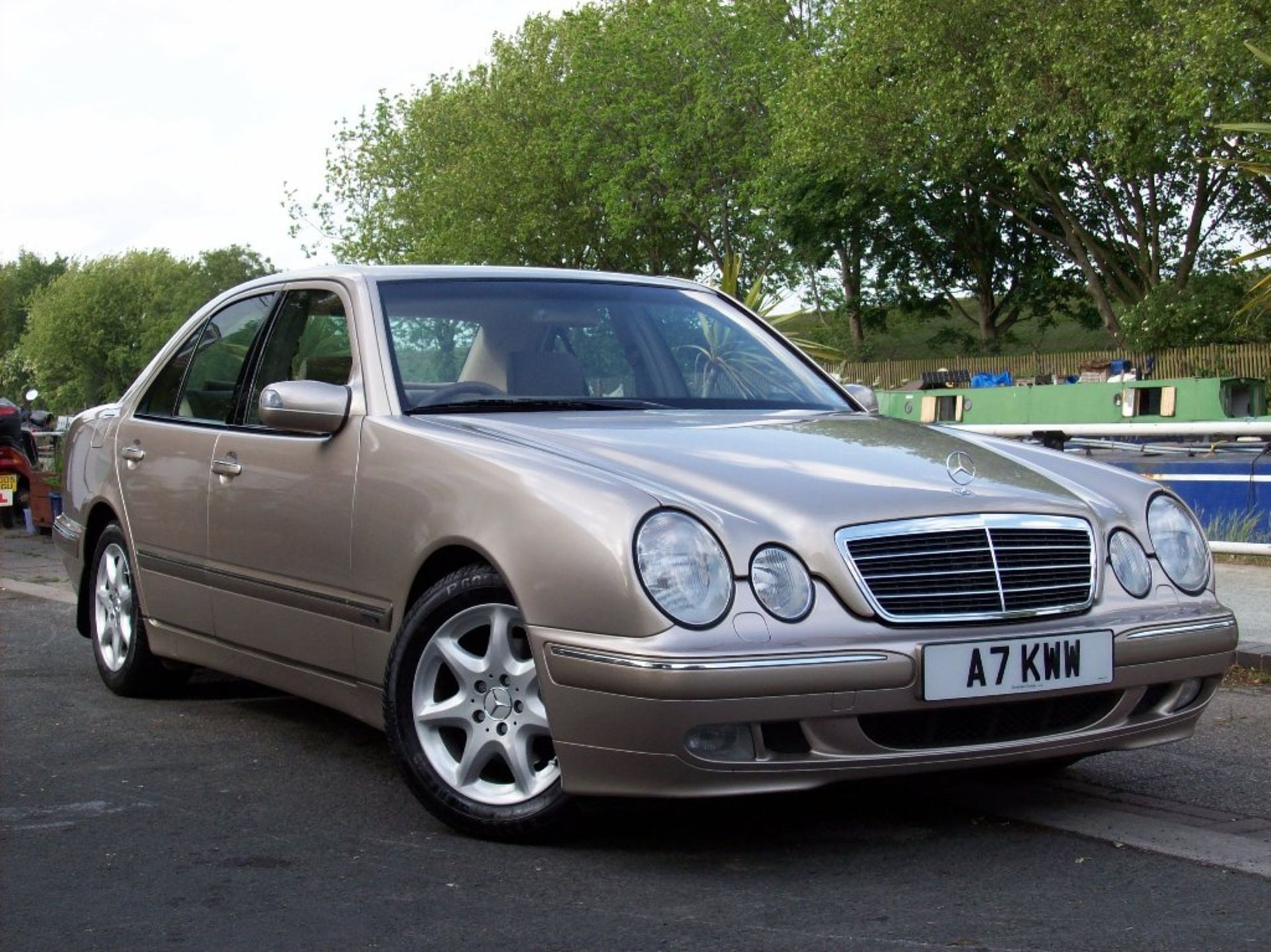 2000 Mercedes-Benz E Class 2.6 E240 Elegance 4dr An Incredible Example With FSH 
Full service