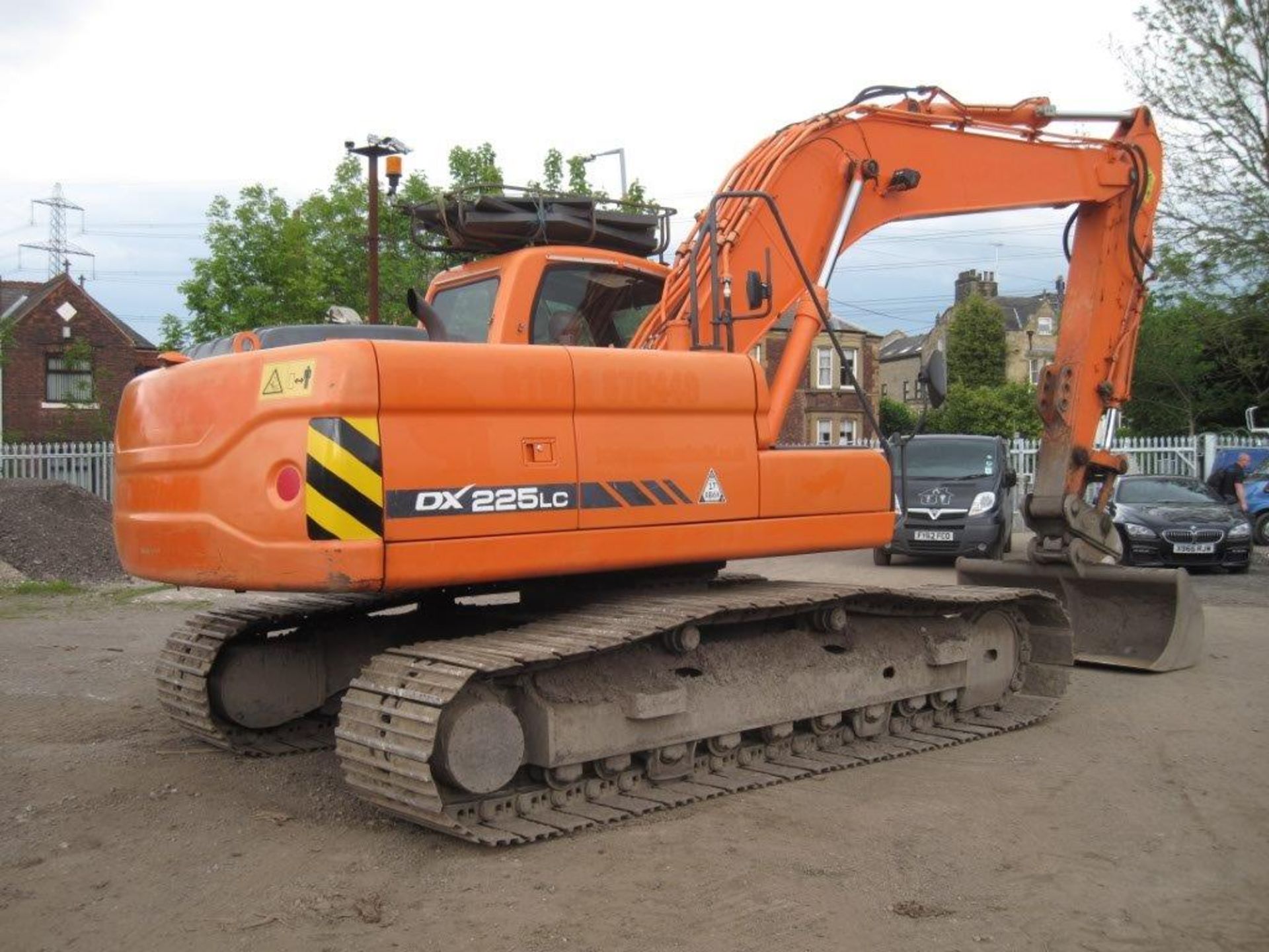 Doosan DX225
2010
Excellent condition and well maintained, very good undercarriage, hammer
line, - Image 6 of 6