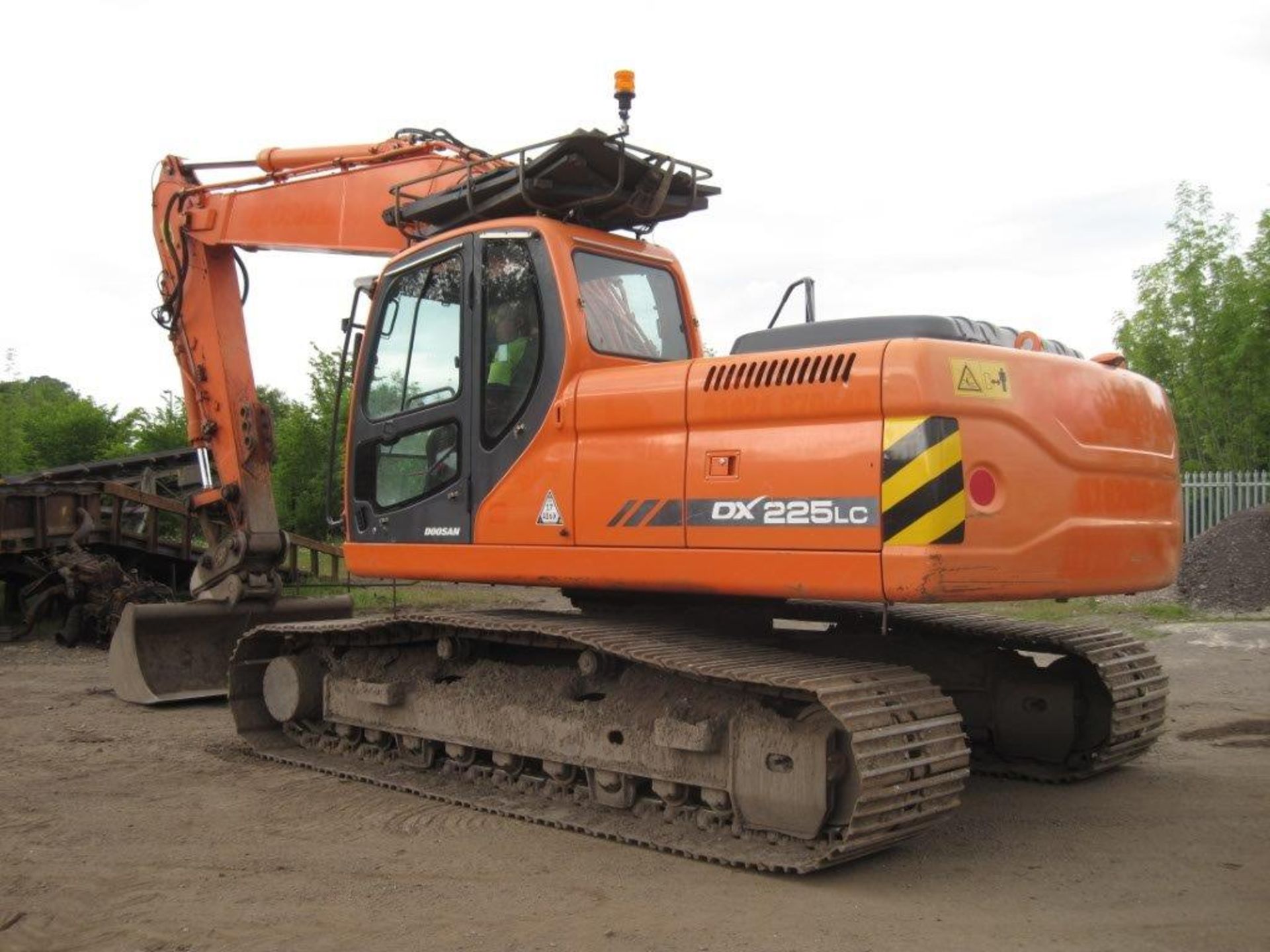 Doosan DX225
2010
Excellent condition and well maintained, very good undercarriage, hammer
line,