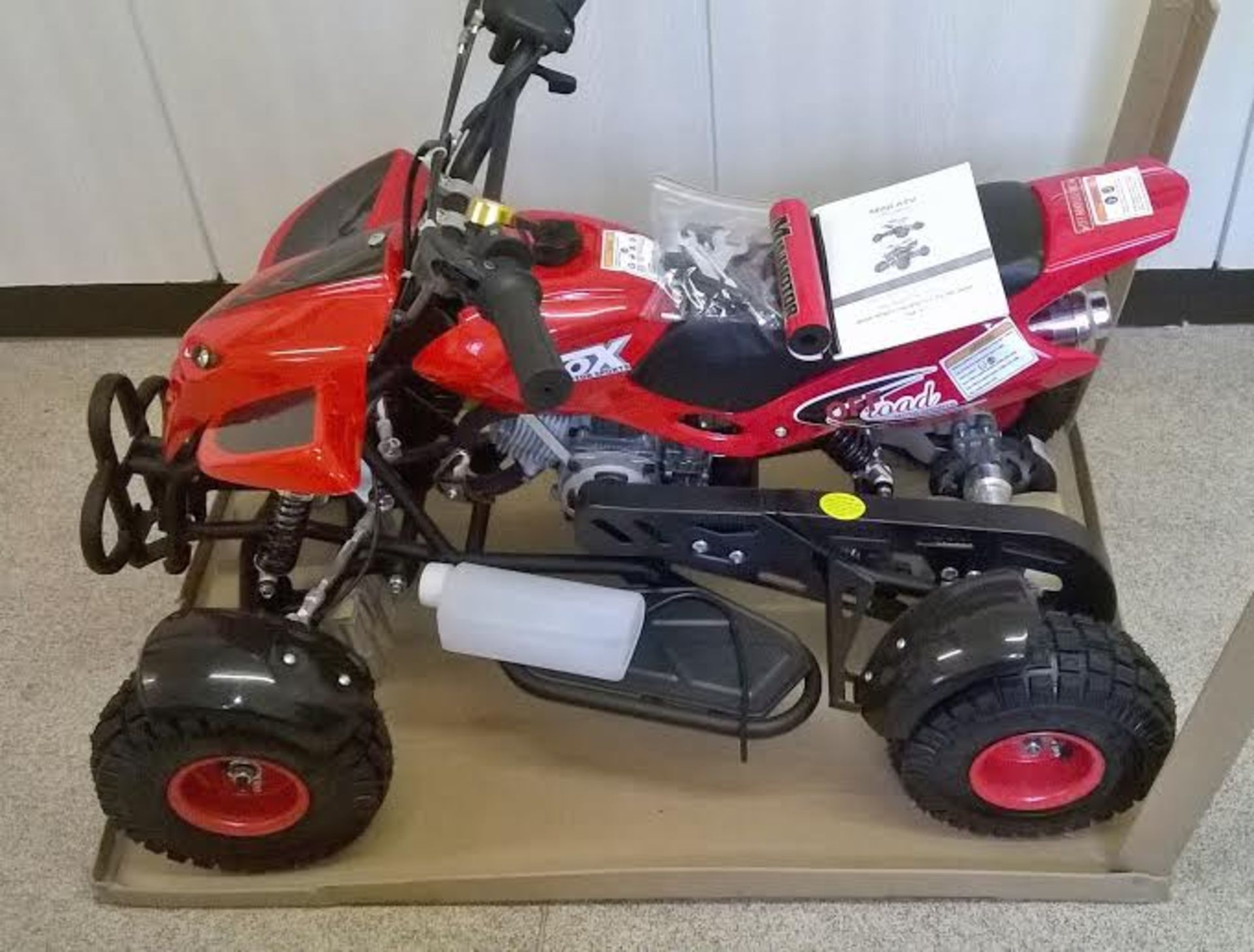 1 BRAND NEW BOXED NO VAT 49CC 2STROKE PETROL MINI ATV QUAD BIKE 2015 MODEL IN RED.
This is the - Image 8 of 8