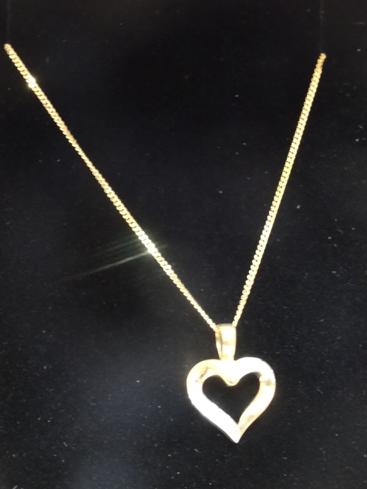 9 Carat Yellow & White Gold Necklace & Diamond Heart Pendant Set. RRP Value £159 - Image 2 of 3