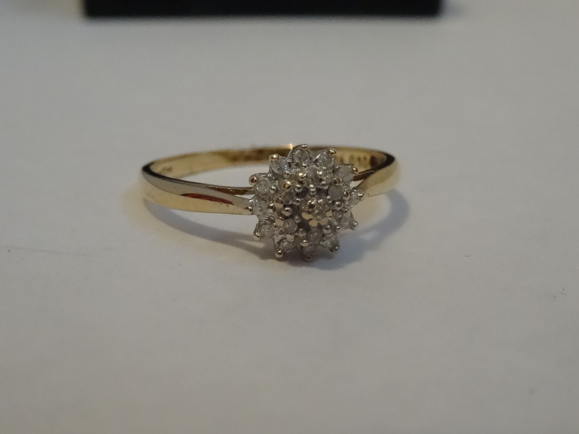 9 Carat Yellow Gold Diamond Cluster Ring. Total Piece Weight 1.59 Grams - Image 2 of 3