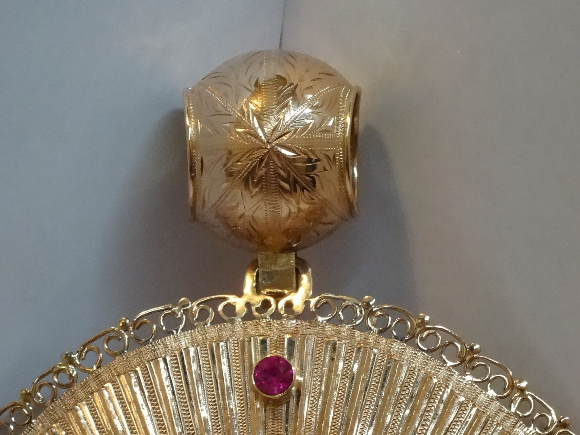 14 Carat Rose Gold Religious Pendant. 162.5 Grams. - Morris Bywater LTD valuation '£8,900' - Image 4 of 6