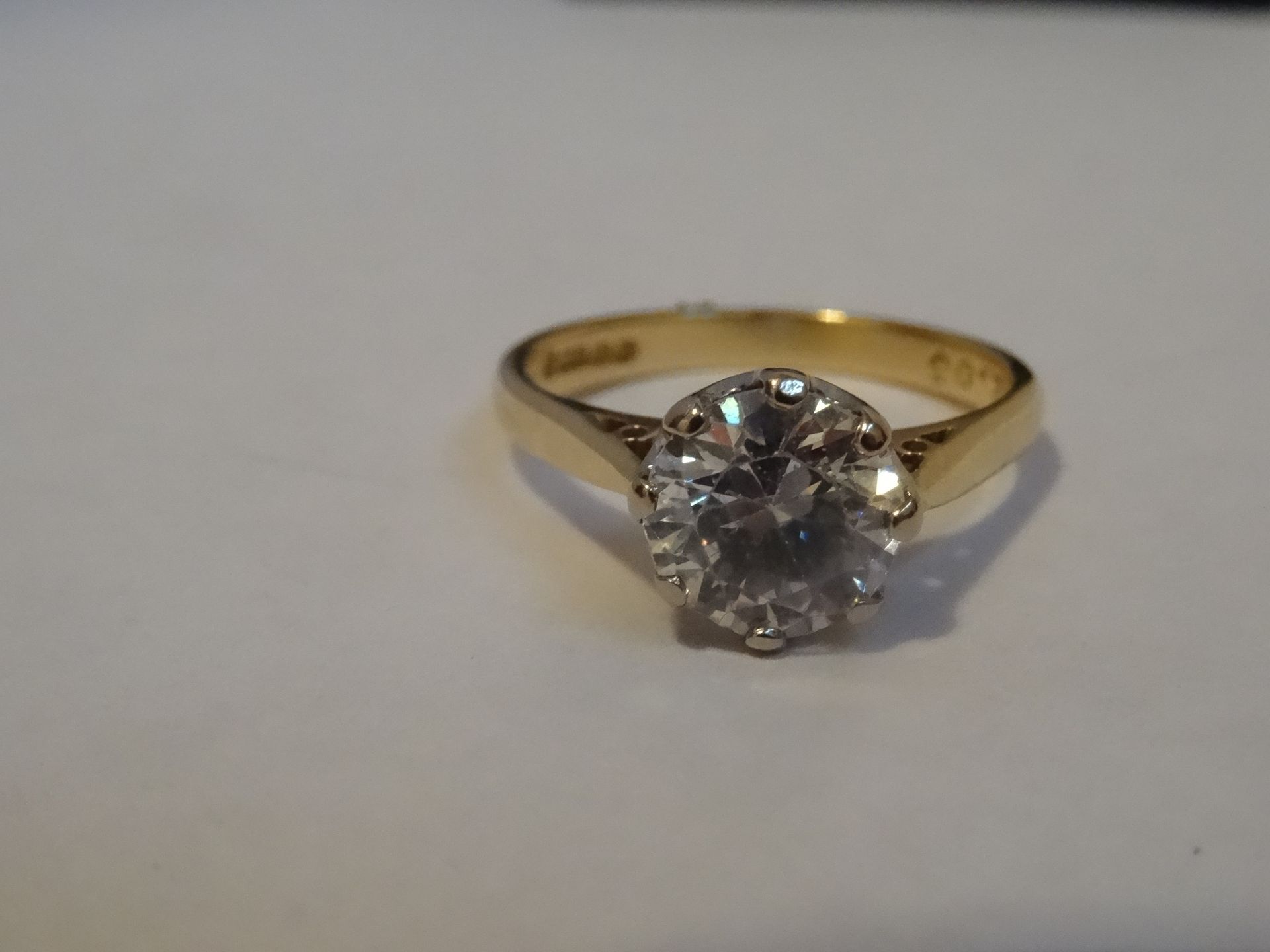 18 Carat Yellow & White Gold Unchecked Stone Ring. Inscribed inside '2.03'. Total Piece Weight 4. - Image 2 of 3