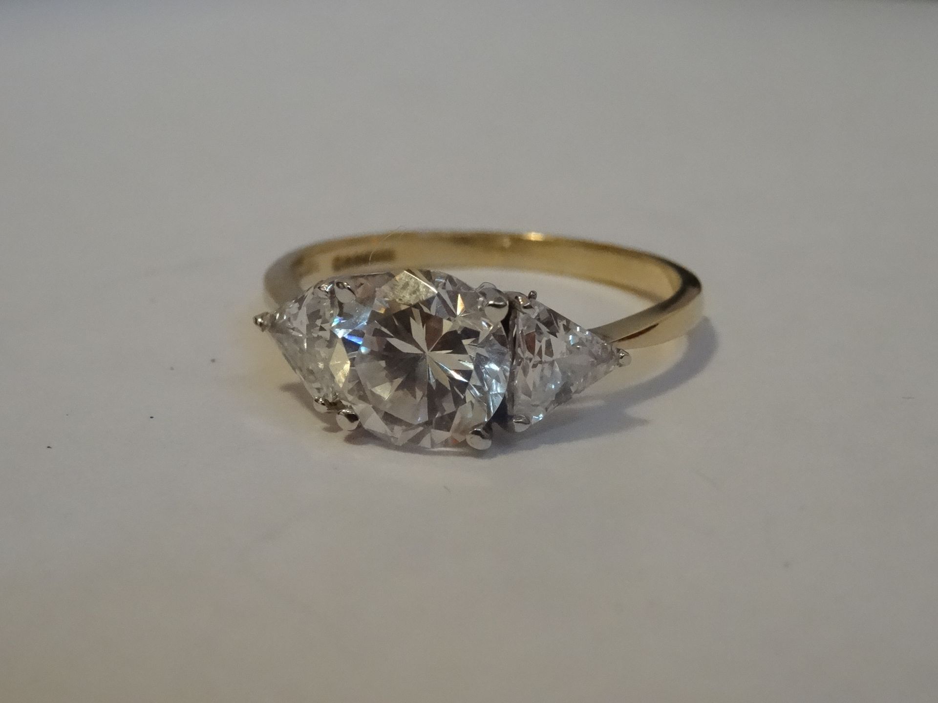 14 Carat Yellow & White Gold 3 Unchecked Stone Ring. Total Piece Weight 3.41 Grams - Image 2 of 3