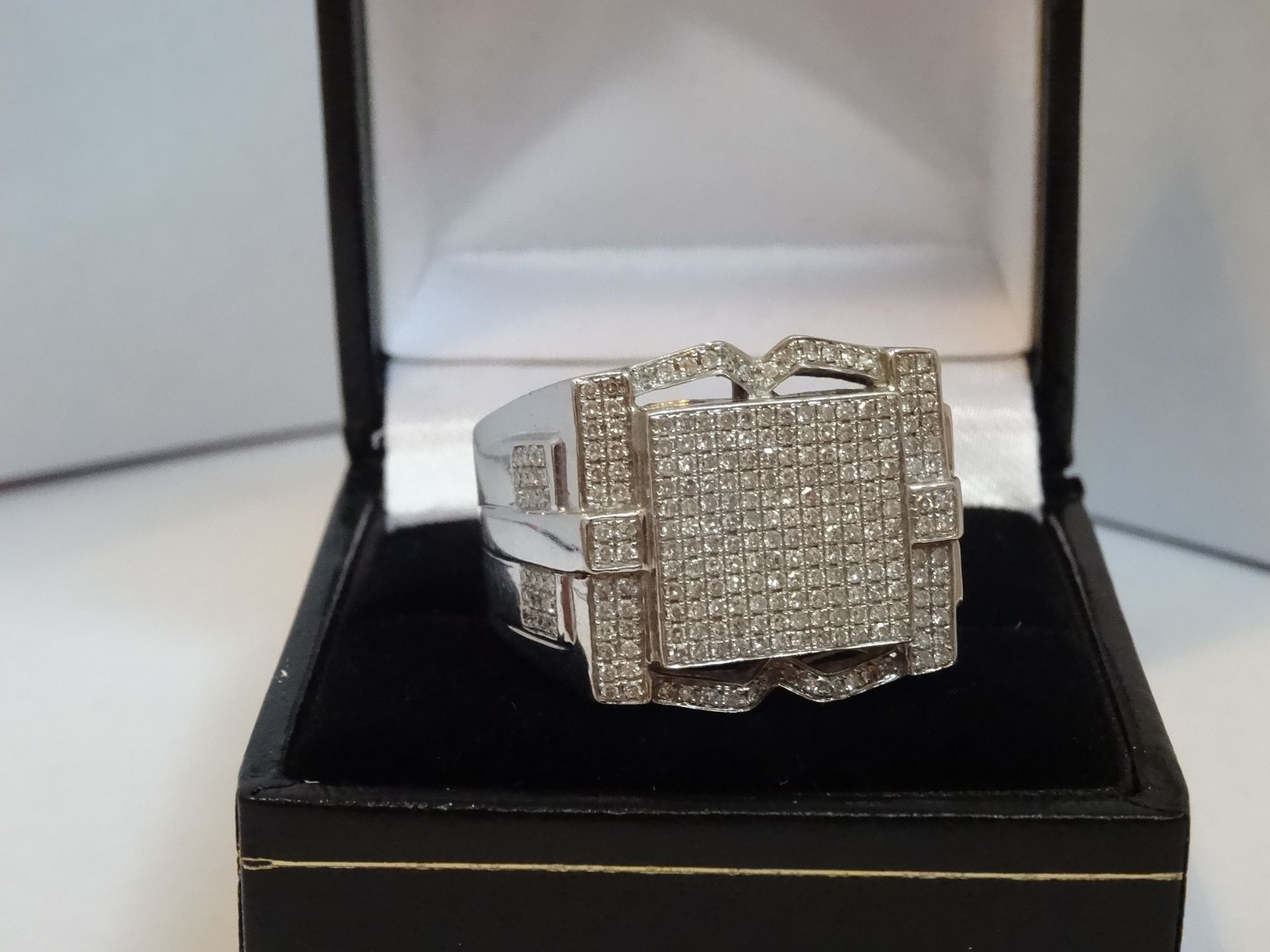 9 Carat White Gold Gents Signet Ring. Contains 1.55 Carats of Diamonds. Insurance valuation '£1800' - Image 2 of 6