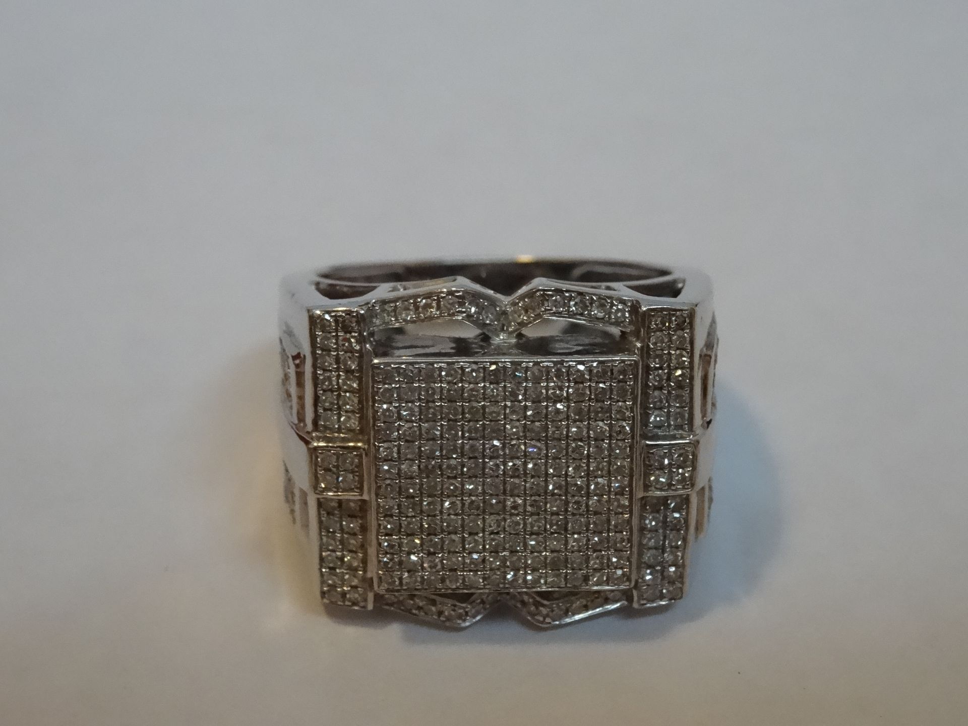 9 Carat White Gold Gents Signet Ring. Contains 1.55 Carats of Diamonds. Insurance valuation '£1800' - Image 3 of 6