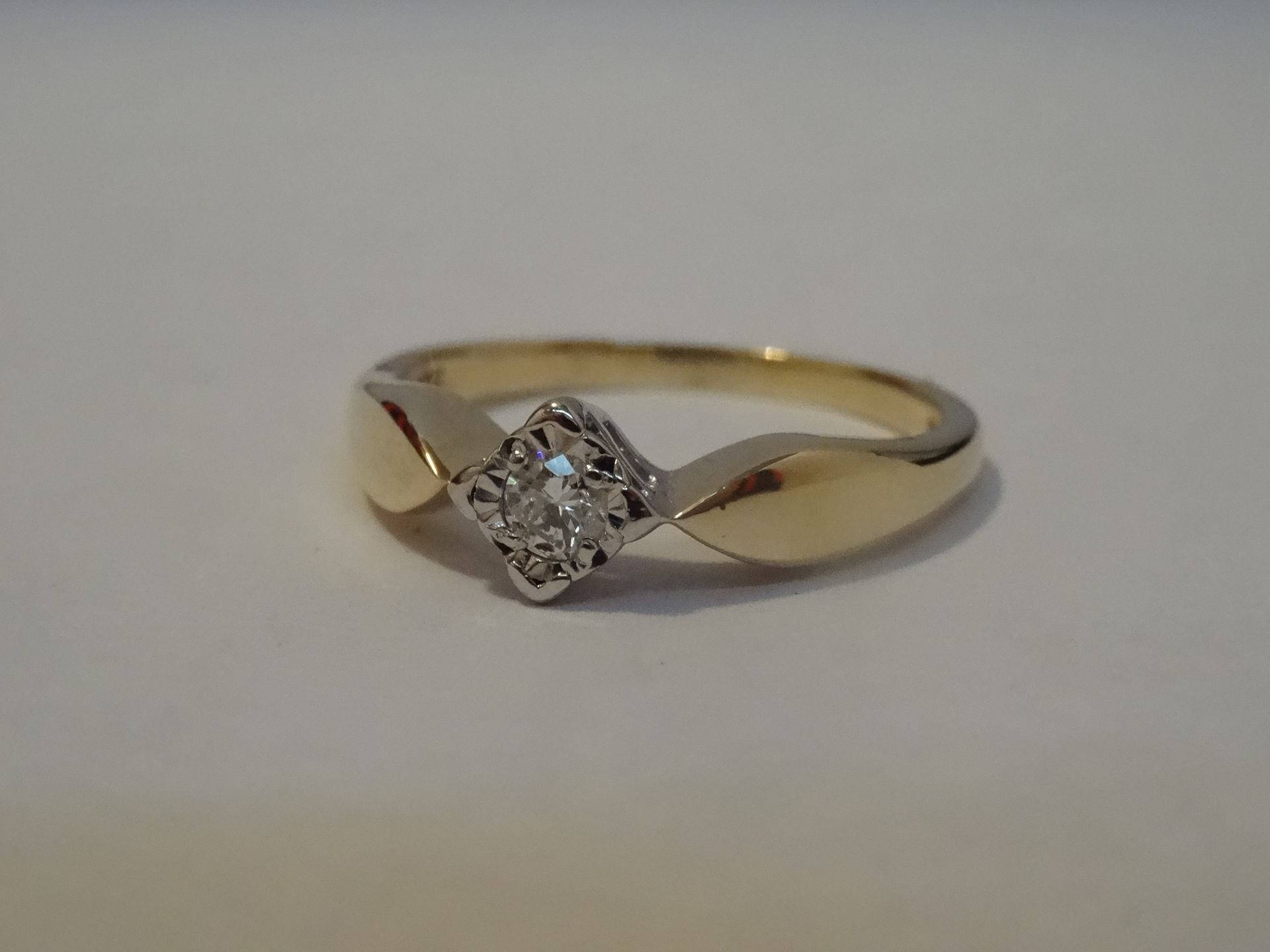 9 Carat Yellow & White Gold Fancy Single Stone Diamond Ring. Total Piece Weight 2.4 Grams