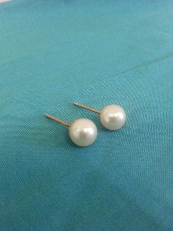 A Pair of Hallmarked 9ct Gold Pearl Earrings. The Pearls Measuring 5mm Diameter. Delivery