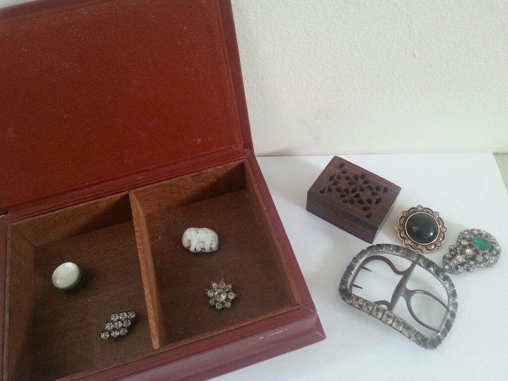 Small Collection of Vintage Costume Jewellery together with Wooden Vinaigrette & Jewellry Box.