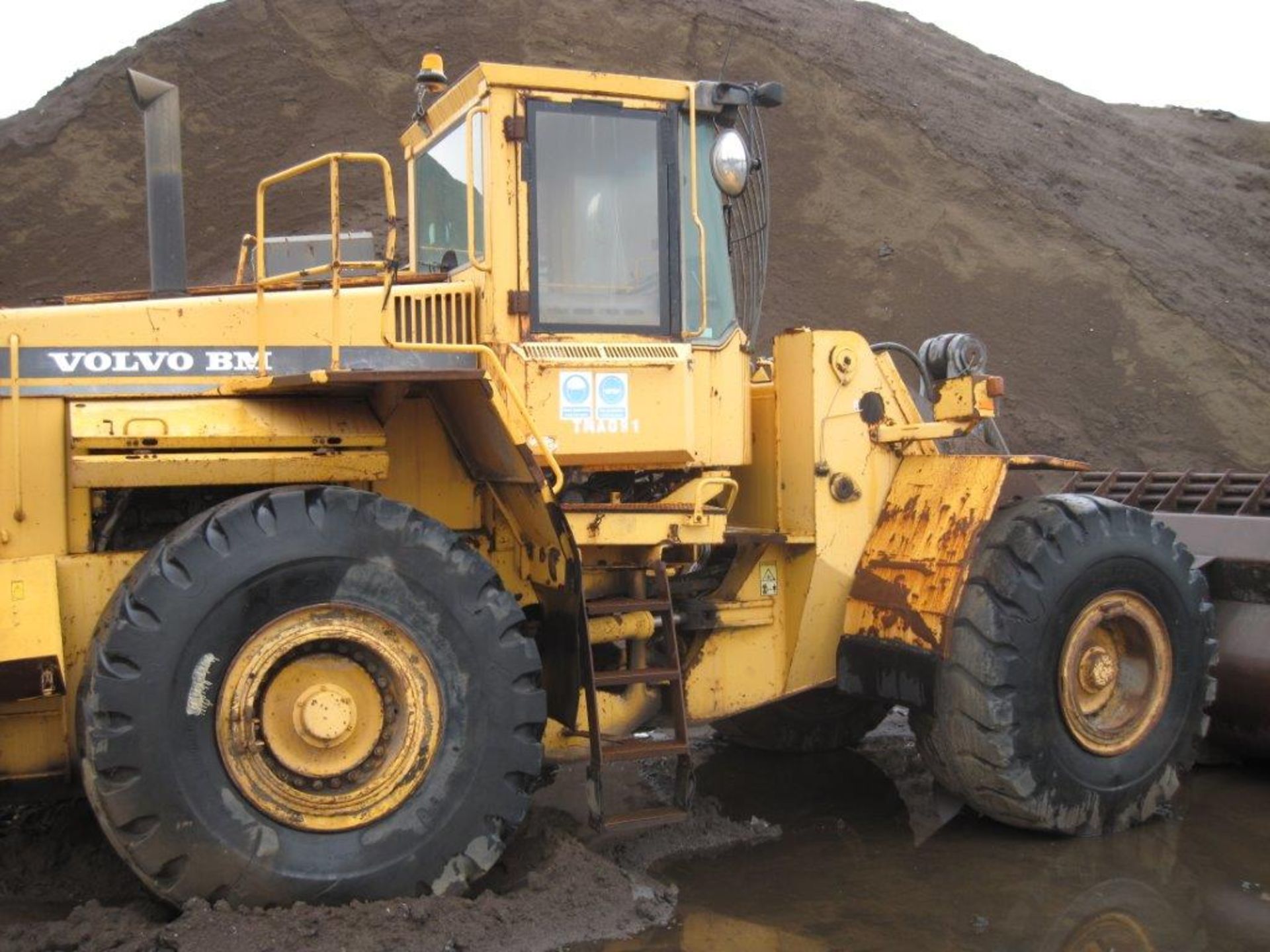 Volvo L180C Loading Shovel