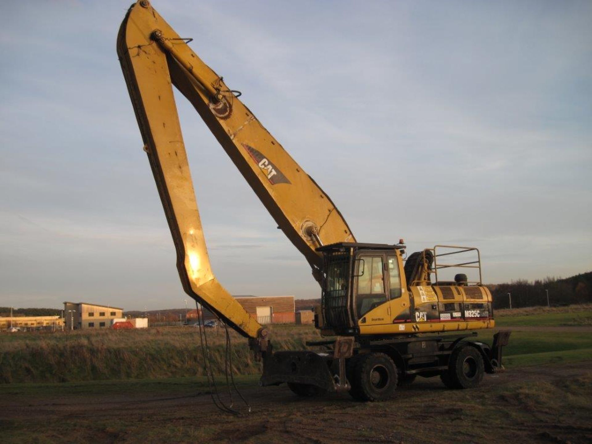 Caterpillar M325C MH Rehandler