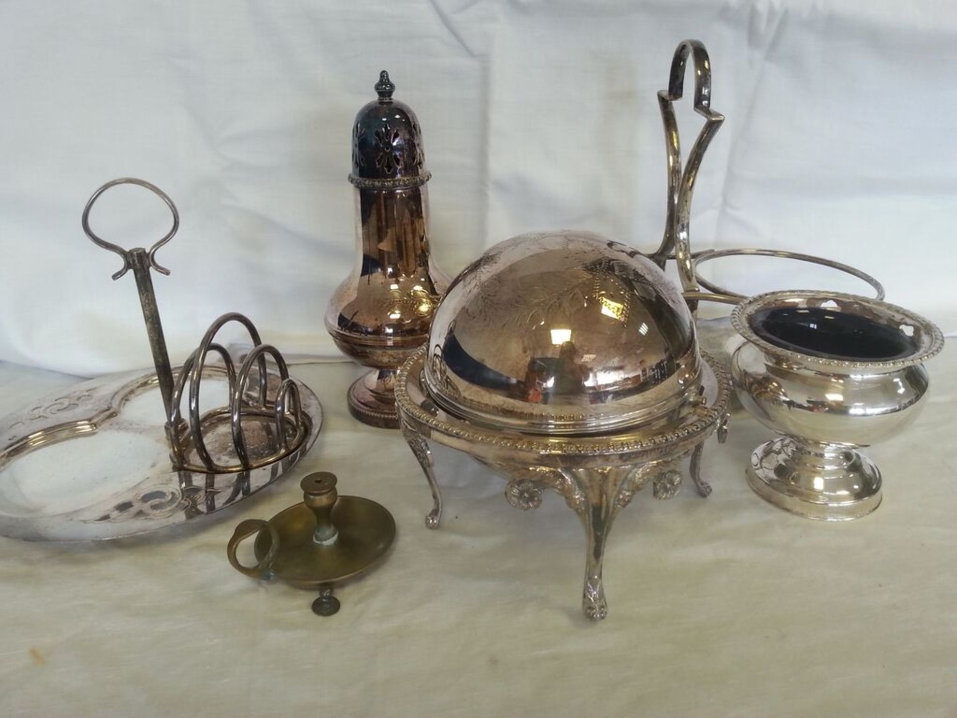 A Good Selection of Vintage Silver Plated Tableware. Delivery Available - No Reserve