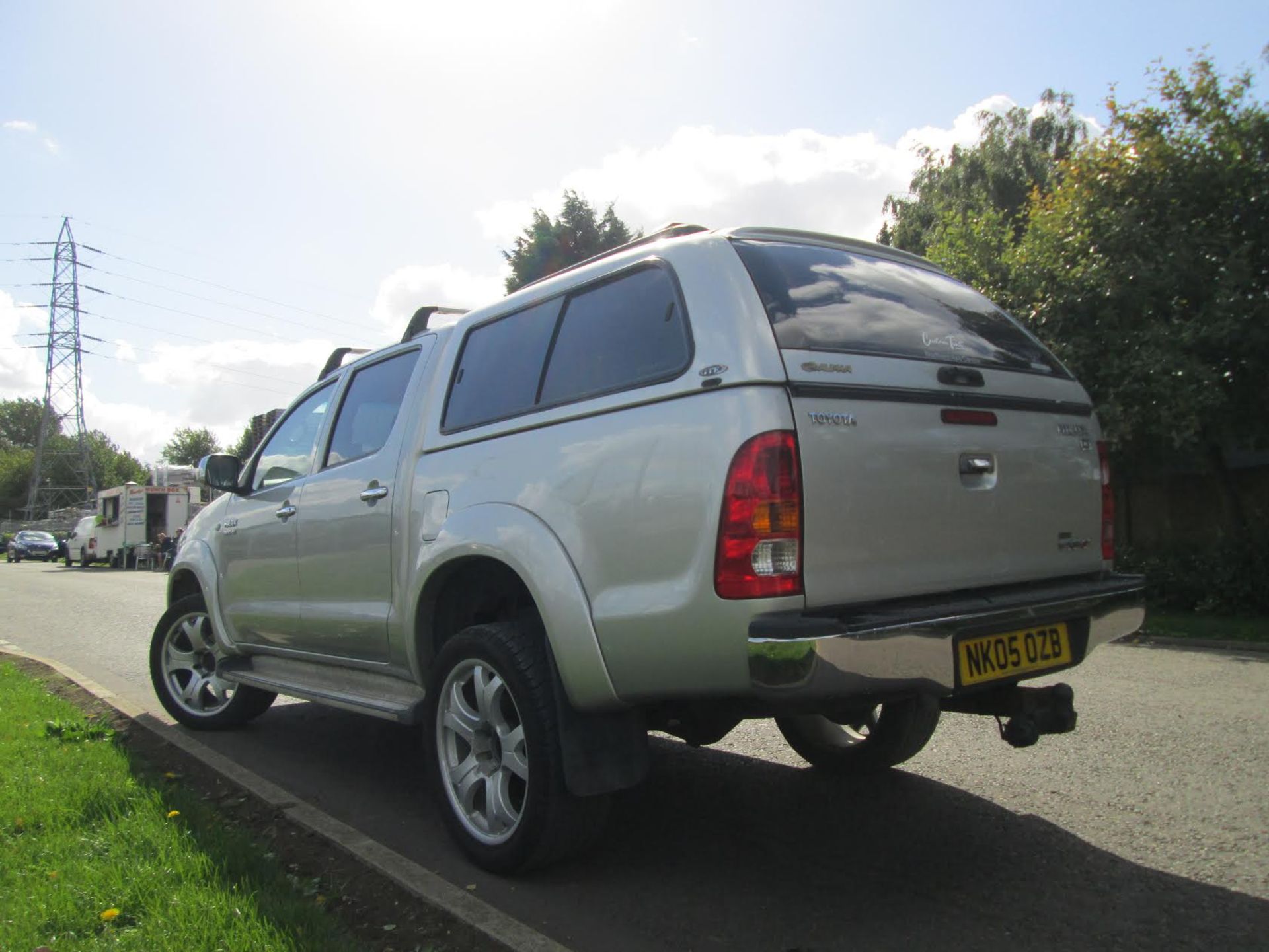 Toyota Hilux 3.0 INVINCIBLE VIGO 4wd D/CAB AUTO 5dr FSH LEATHER 1 OWNER A/C *VIGO* - Image 2 of 13