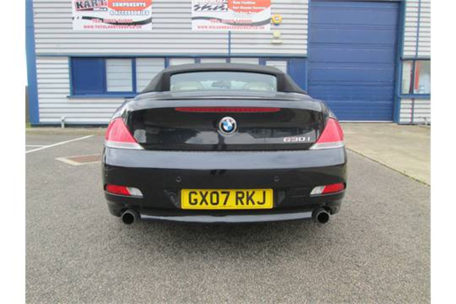 2007 BMW 6 SERIES 3.0 630i Sport 2dr ONLY 71k FBMWSH LEATHER SEATS,
SAT NAV, PARKING SENSORS. - Image 3 of 7