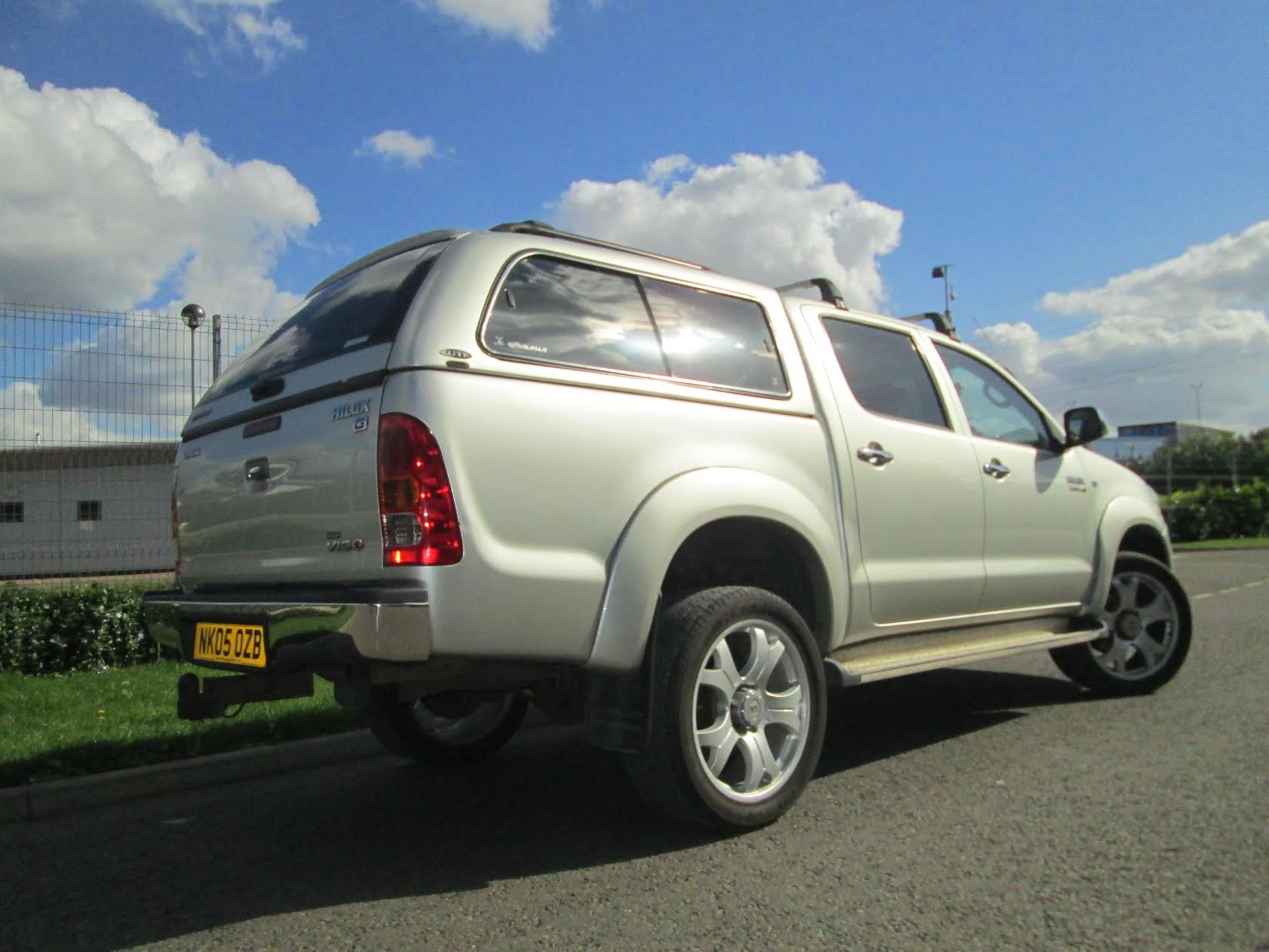 Toyota Hilux 3.0 INVINCIBLE VIGO 4wd D/CAB AUTO 5dr FSH LEATHER 1 OWNER A/C *VIGO* - Image 4 of 13