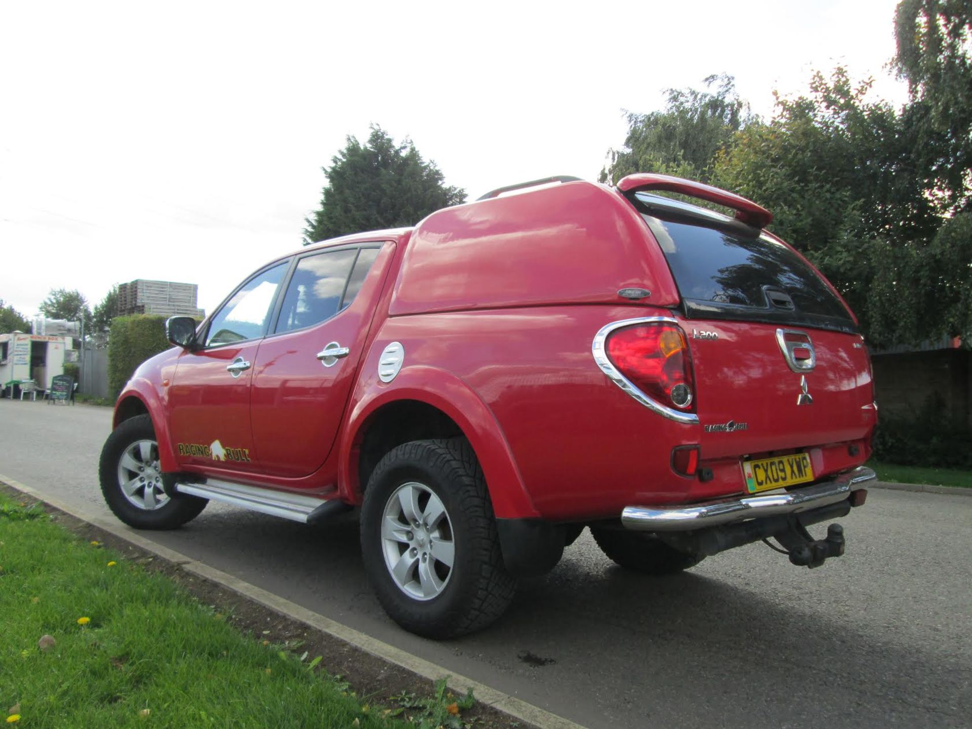 Mitsubishi L200 2.5 DI-D Raging Bull. 4dr, FSH, LEATHER, New CAMBELT @71k, 1 FORMER KEEPER. - Image 2 of 12