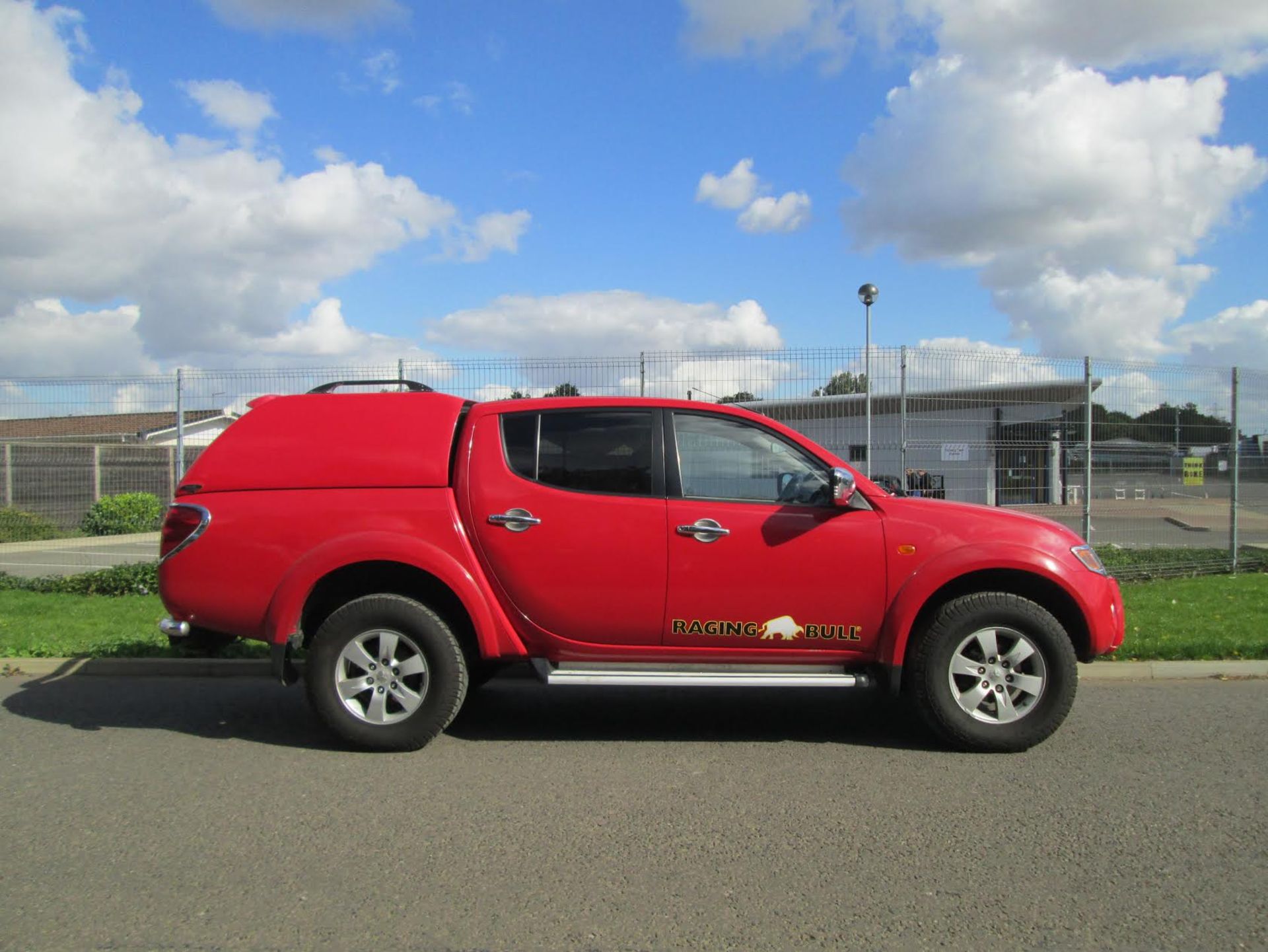 Mitsubishi L200 2.5 DI-D Raging Bull. 4dr, FSH, LEATHER, New CAMBELT @71k, 1 FORMER KEEPER. - Image 6 of 12