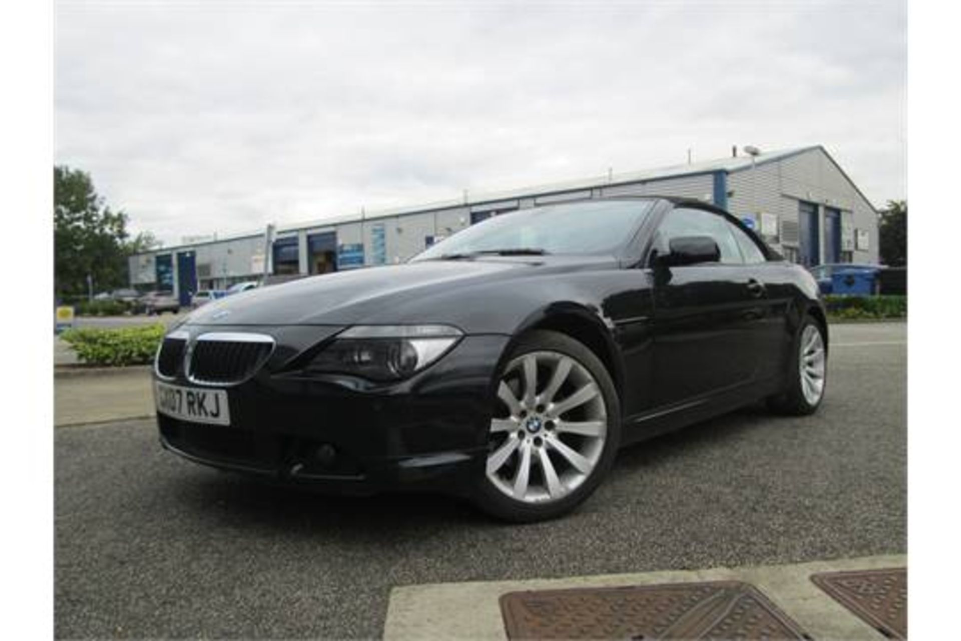 2007 BMW 6 SERIES 3.0 630i Sport 2dr ONLY 71k FBMWSH LEATHER SEATS,
SAT NAV, PARKING SENSORS. - Image 2 of 7