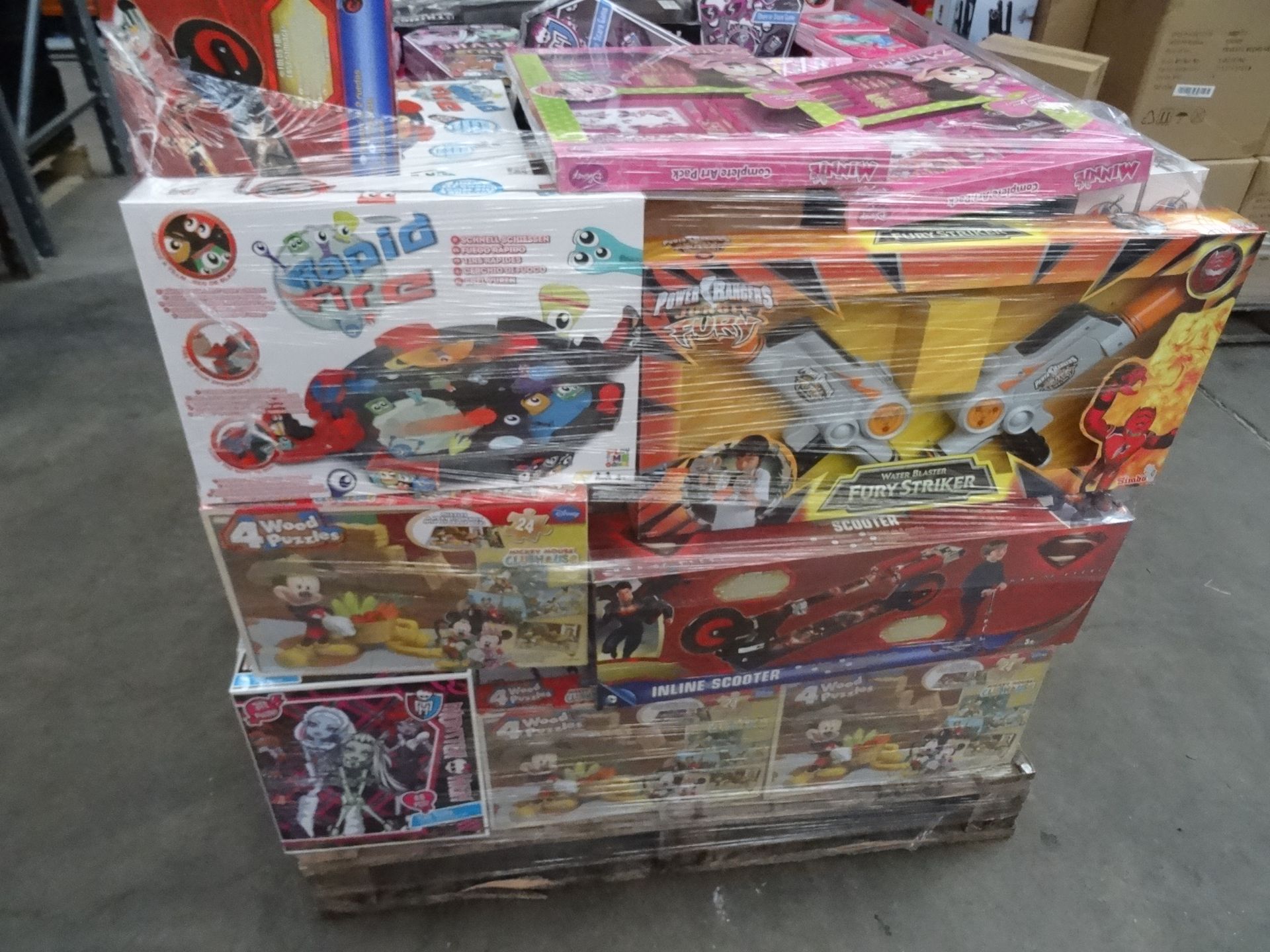 LARGE PALLET (T1) TO CONTAIN 259 ITEMS OF BRAND NEW TOYS & GAMES. TO INCLUDE:
4 x Superman Scooters,