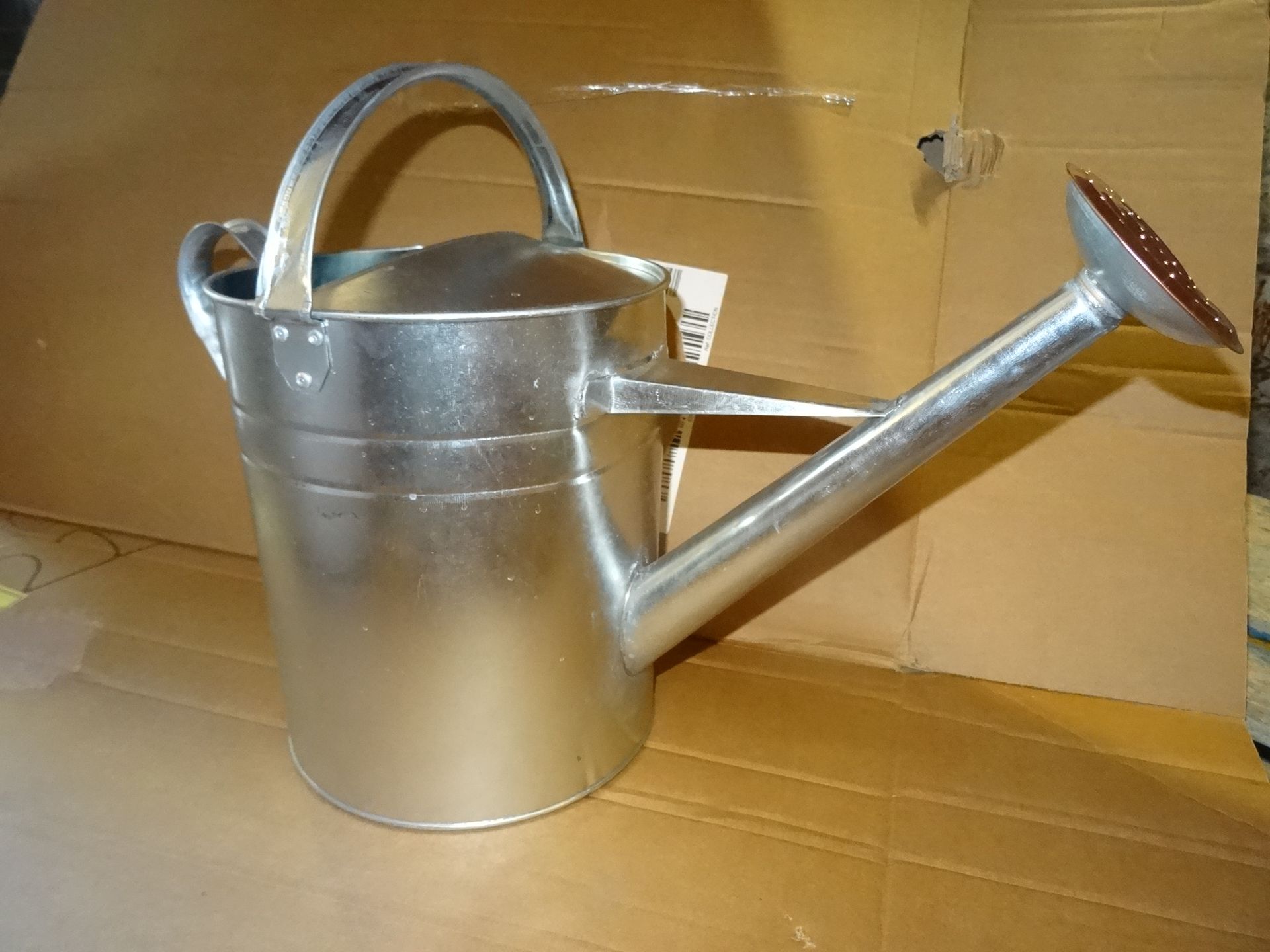 LARGE PALLET TO CONTAIN 50 x 9L GALVANISED STEEL WATERING CANS. RRP £19.99 EACH, TOTAL PALLET RRP - Image 2 of 2