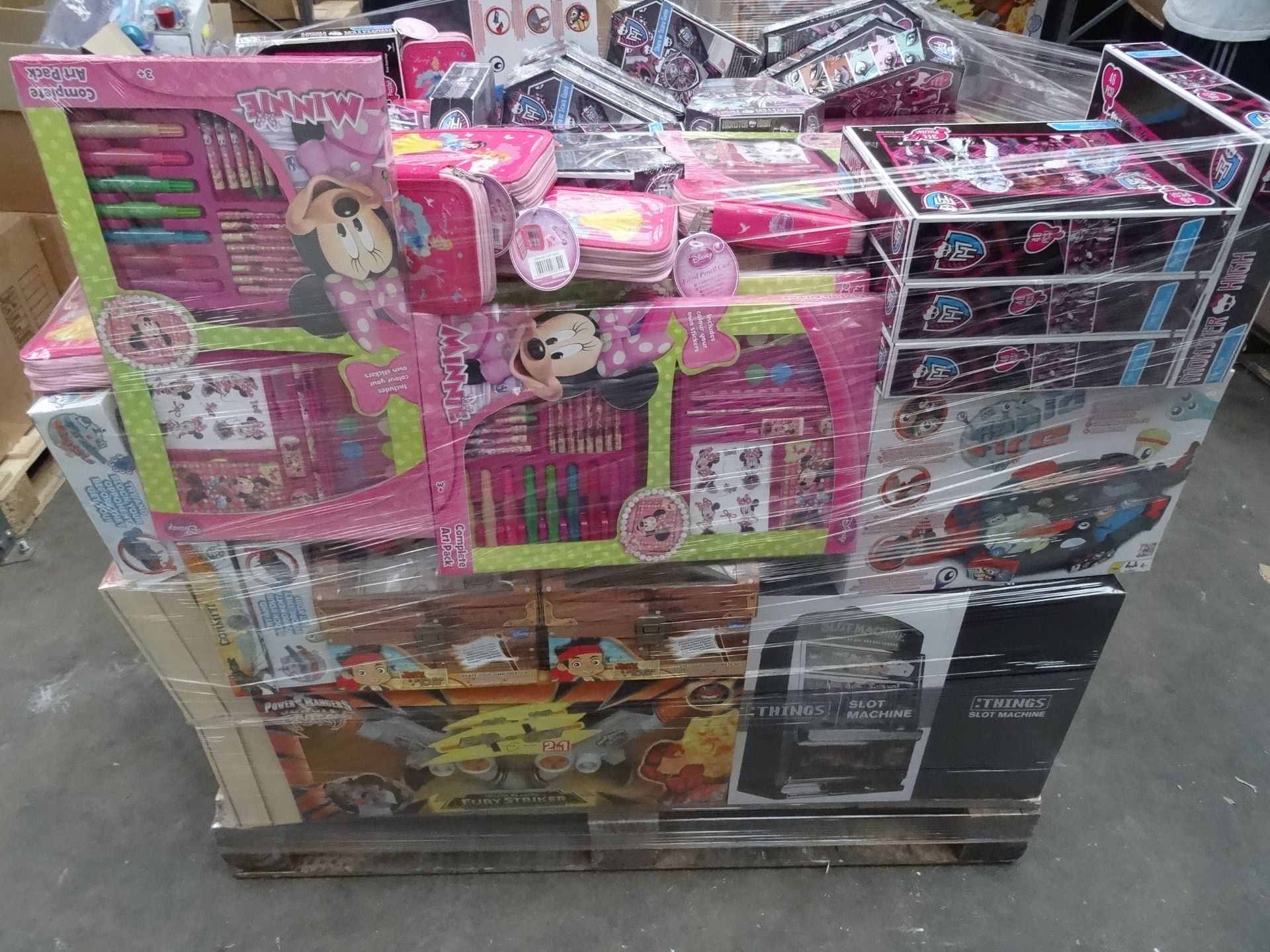 LARGE PALLET TO CONTAIN 244 ITEMS OF BRAND NEW TOYS & GAMES.