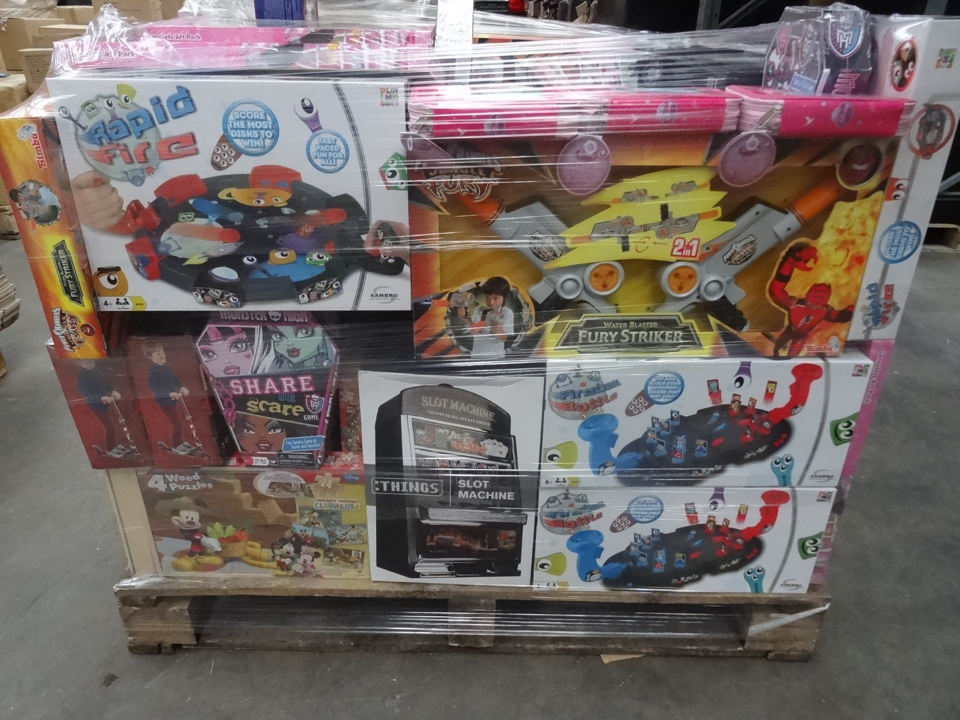 LARGE PALLET (T1) TO CONTAIN 259 ITEMS OF BRAND NEW TOYS & GAMES. TO INCLUDE:
4 x Superman Scooters, - Image 2 of 5