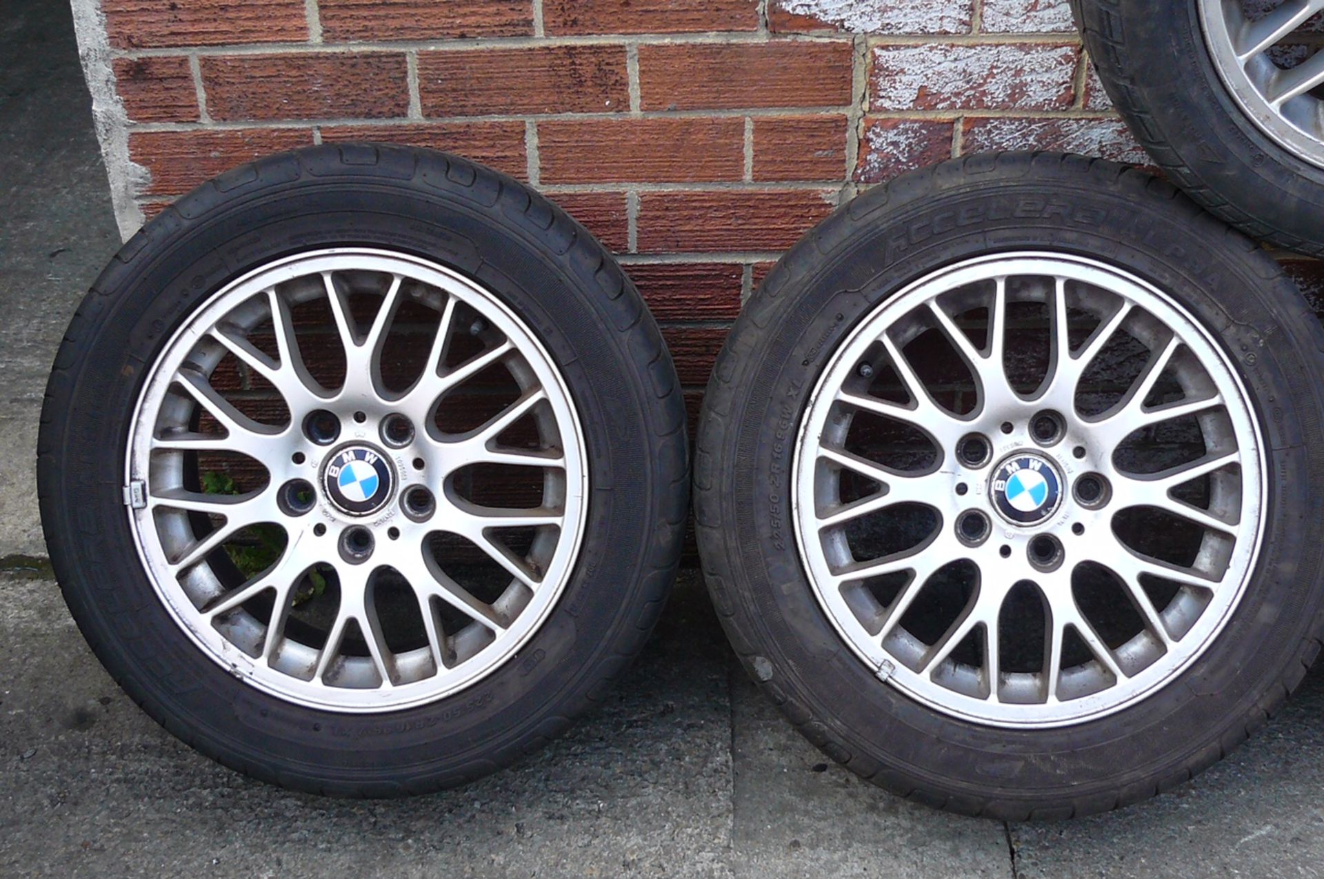 Set of 5 Wheels from BMW E46 325i