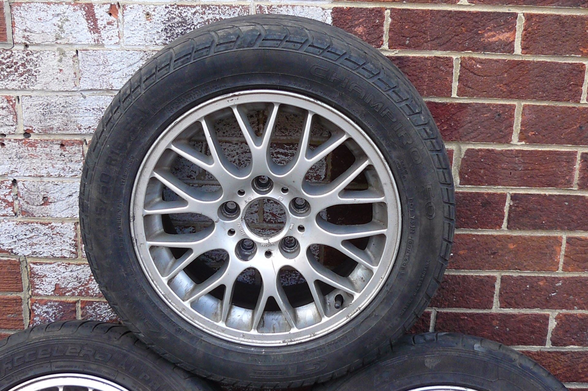 Set of 5 Wheels from BMW E46 325i - Image 3 of 3