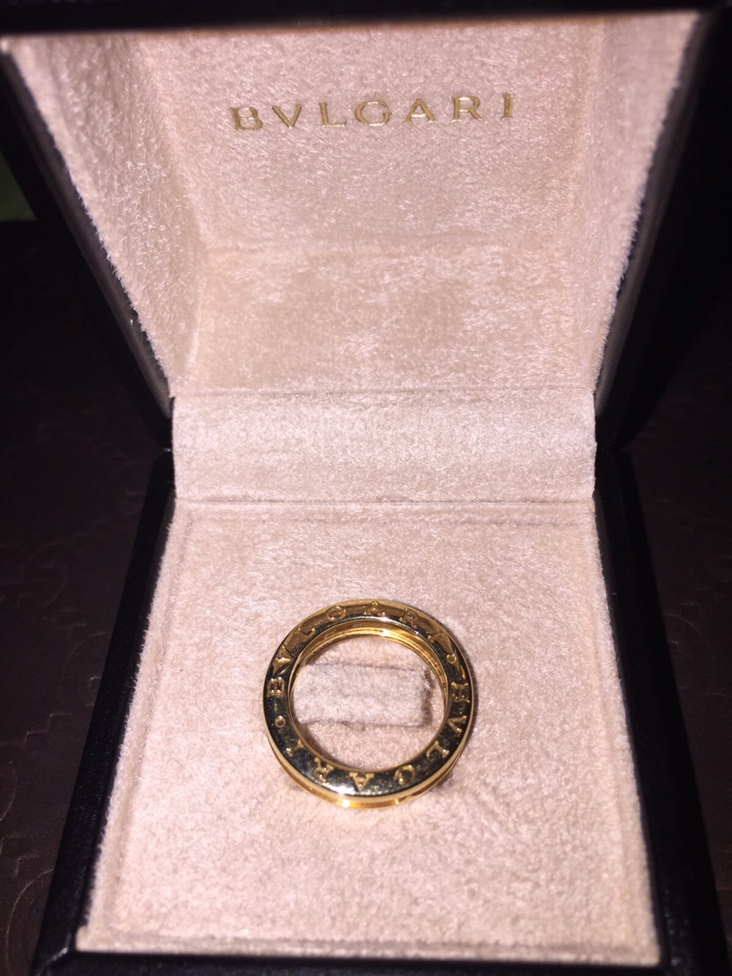 Ladies Gold Bvlgari ring