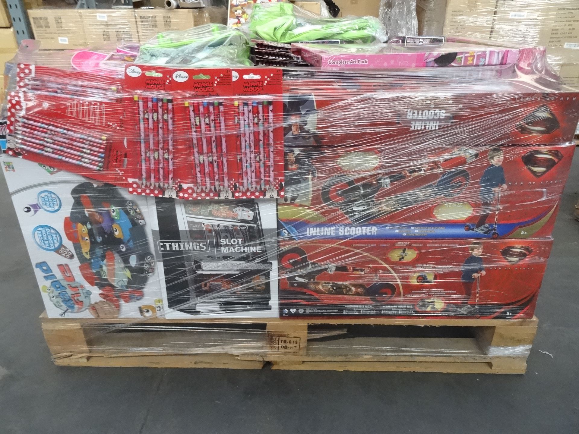 LARGE PALLET (2) TO CONTAIN 272 ITEMS OF BRAND NEW TOYS & GAMES. TO INCLUDE:
5 x Superman