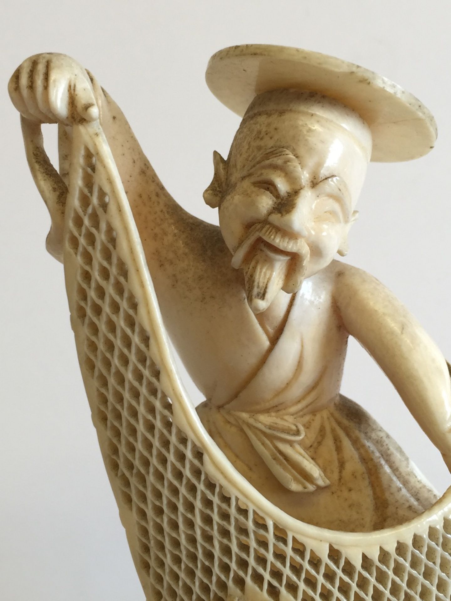 A Meiji Period Japanese Ivory Carving of a Fisherman - Image 5 of 7