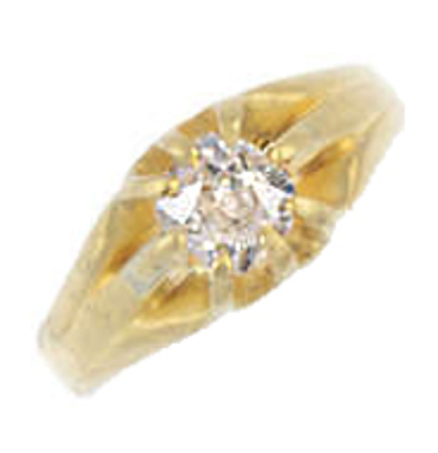 A mid 20th century old mine cut diamond ring set in solid gold - diamond weight approximately 0.35