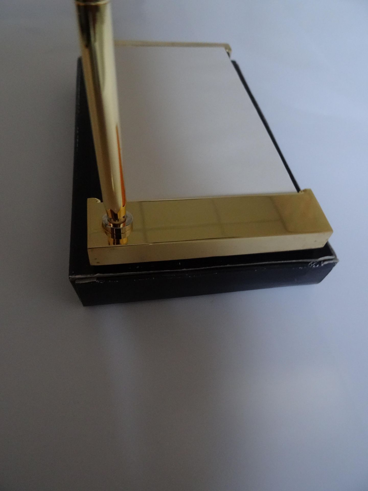 Brass effect pen and jotter holder x 15 Units - Image 5 of 7