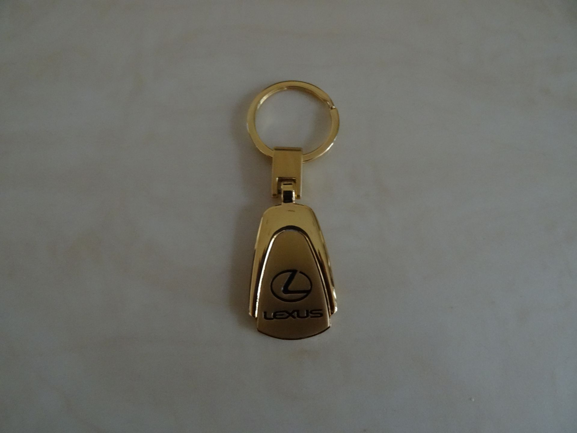 24ct Gold Plated Lexus Logo Keyring in Luxury Gift Box x 1 Unit - Image 3 of 3