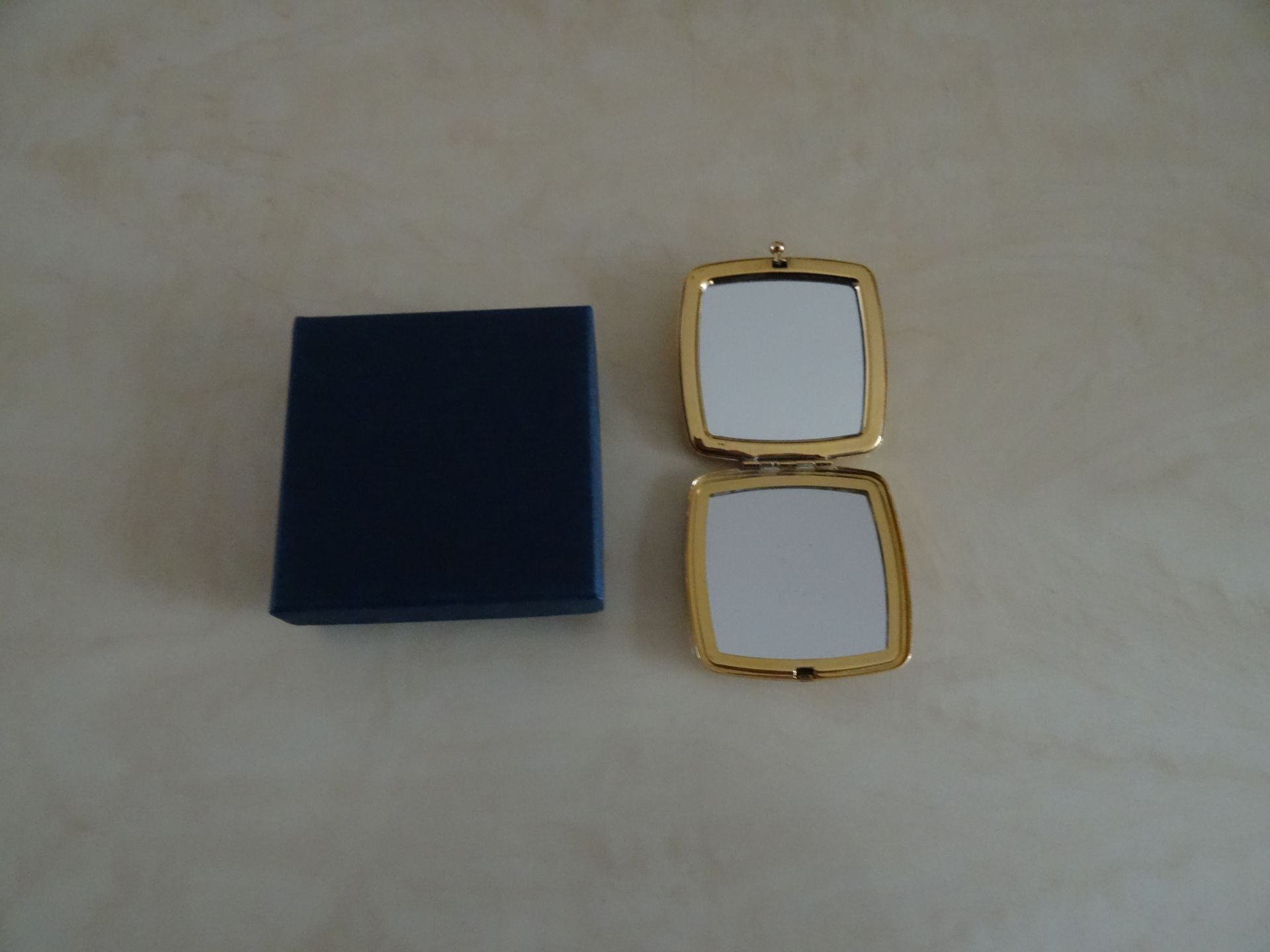 24ct Gold Plated Square Handbag Mirror x 1 Unit - Image 4 of 4