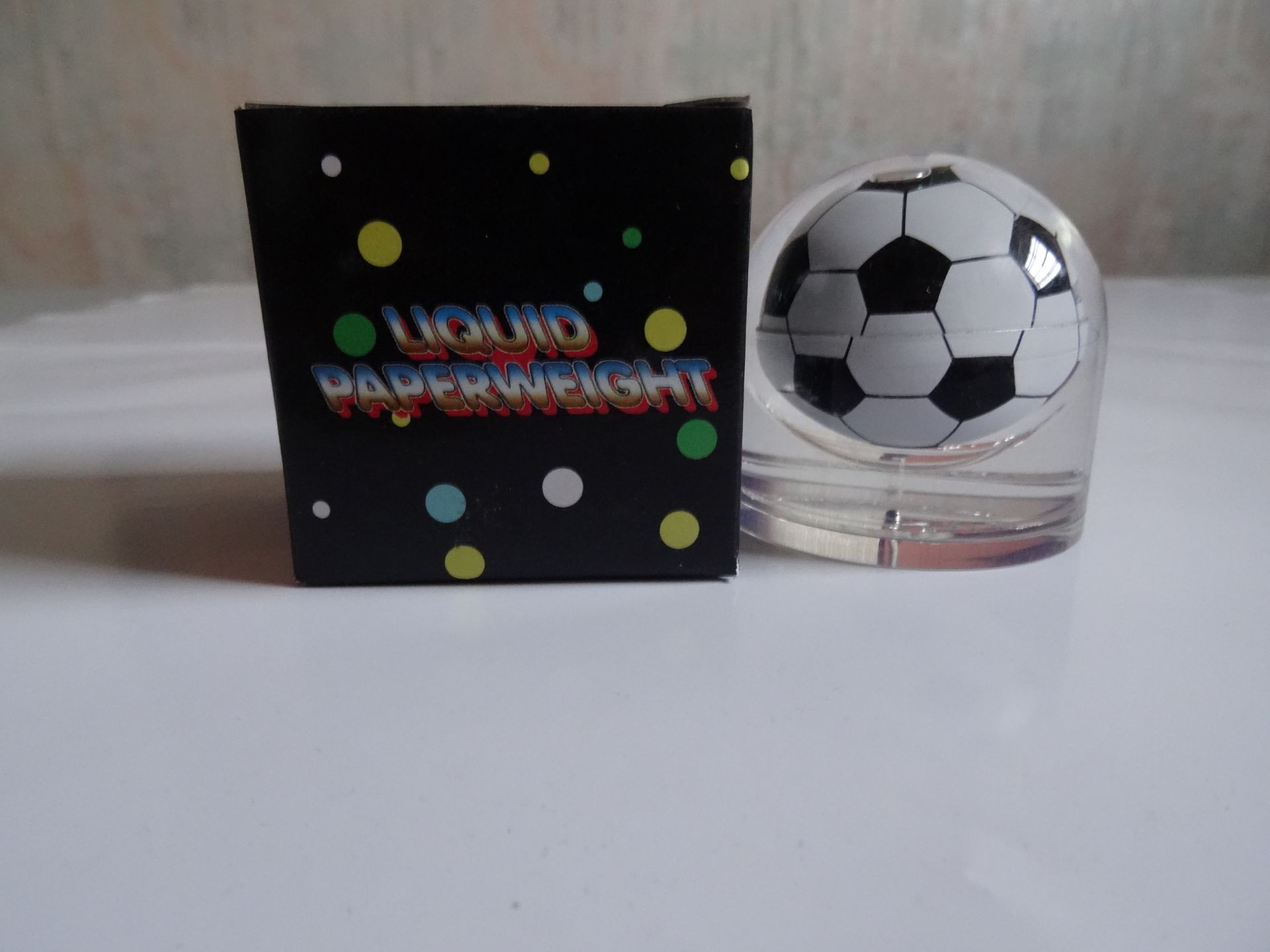 Novelty Liquid Paperweight Football x 90 Units - Image 6 of 6