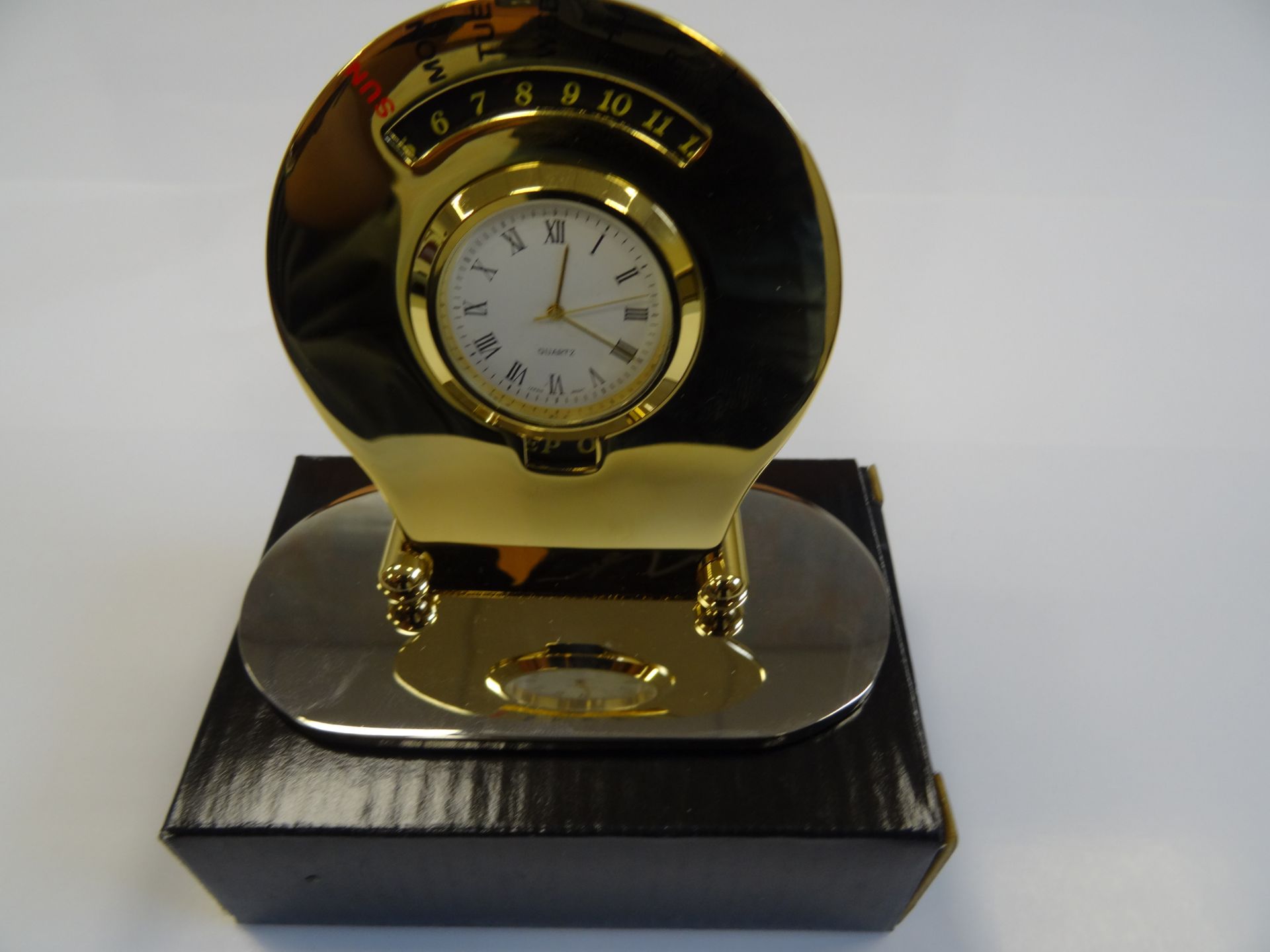 Brass effect desk top quartz date and calender clock x 30 Units - Image 7 of 7